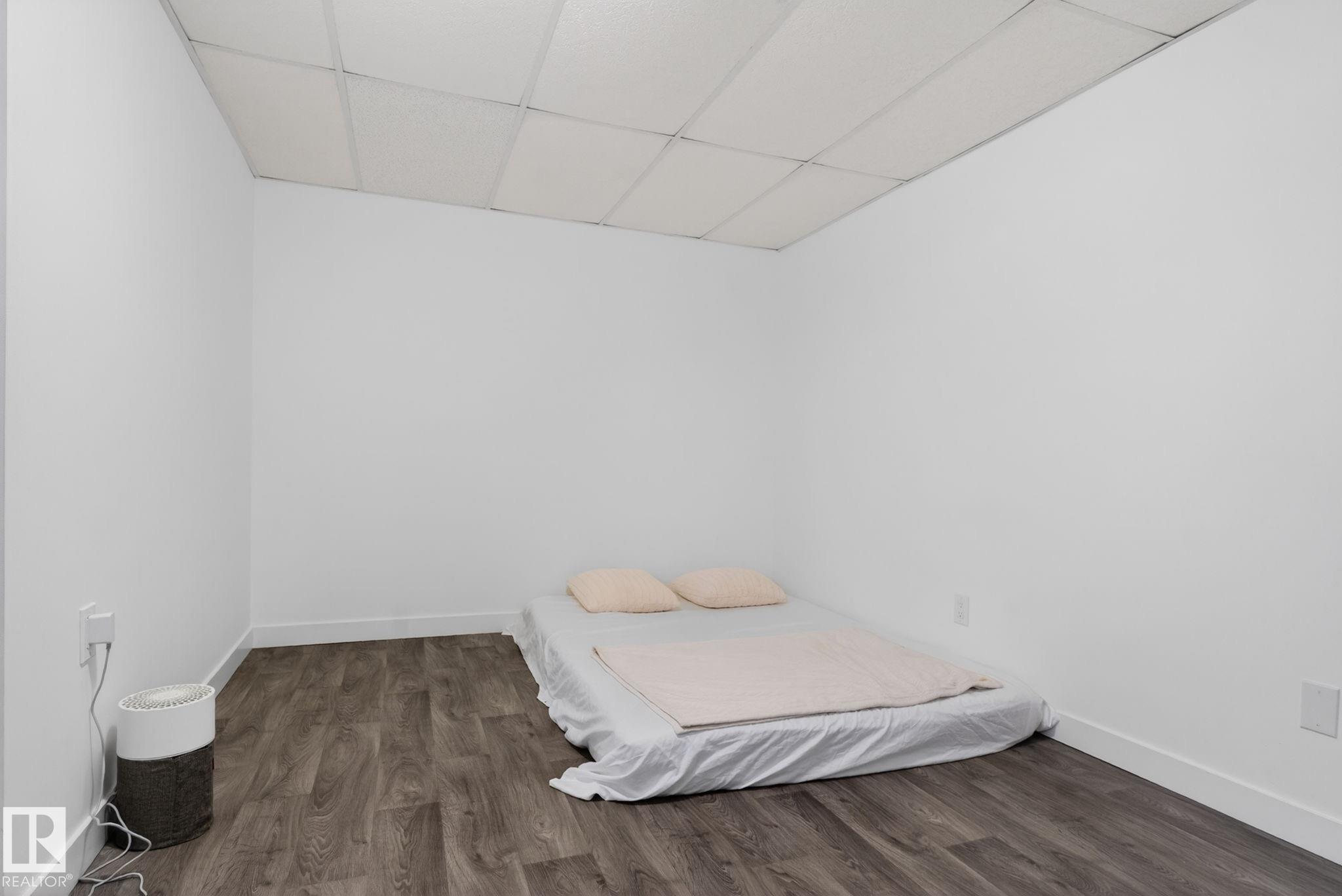 https://zimg.paragon.ice.com/ParagonImages/Property/PM/RAE/225398294/48/0/0/76e3b9516926630369732282c132d60a/1/f36d99b2f10a77b2c1966e5f8195df48/225398294-9c704ad2-21bc-4777-925e-fb17adec935e.JPG