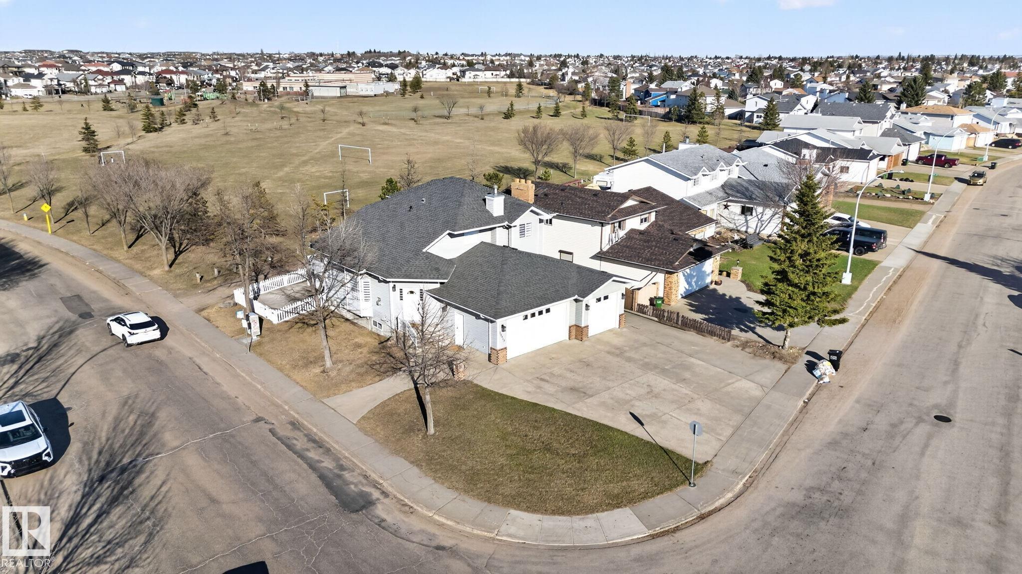 https://zimg.paragon.ice.com/ParagonImages/Property/PM/RAE/225398294/54/0/0/1a1efa0badbfcf9ed78e9494f664cb14/1/f36d99b2f10a77b2c1966e5f8195df48/225398294-609f40ea-89a9-470d-9973-bcfe5c87884a.JPG