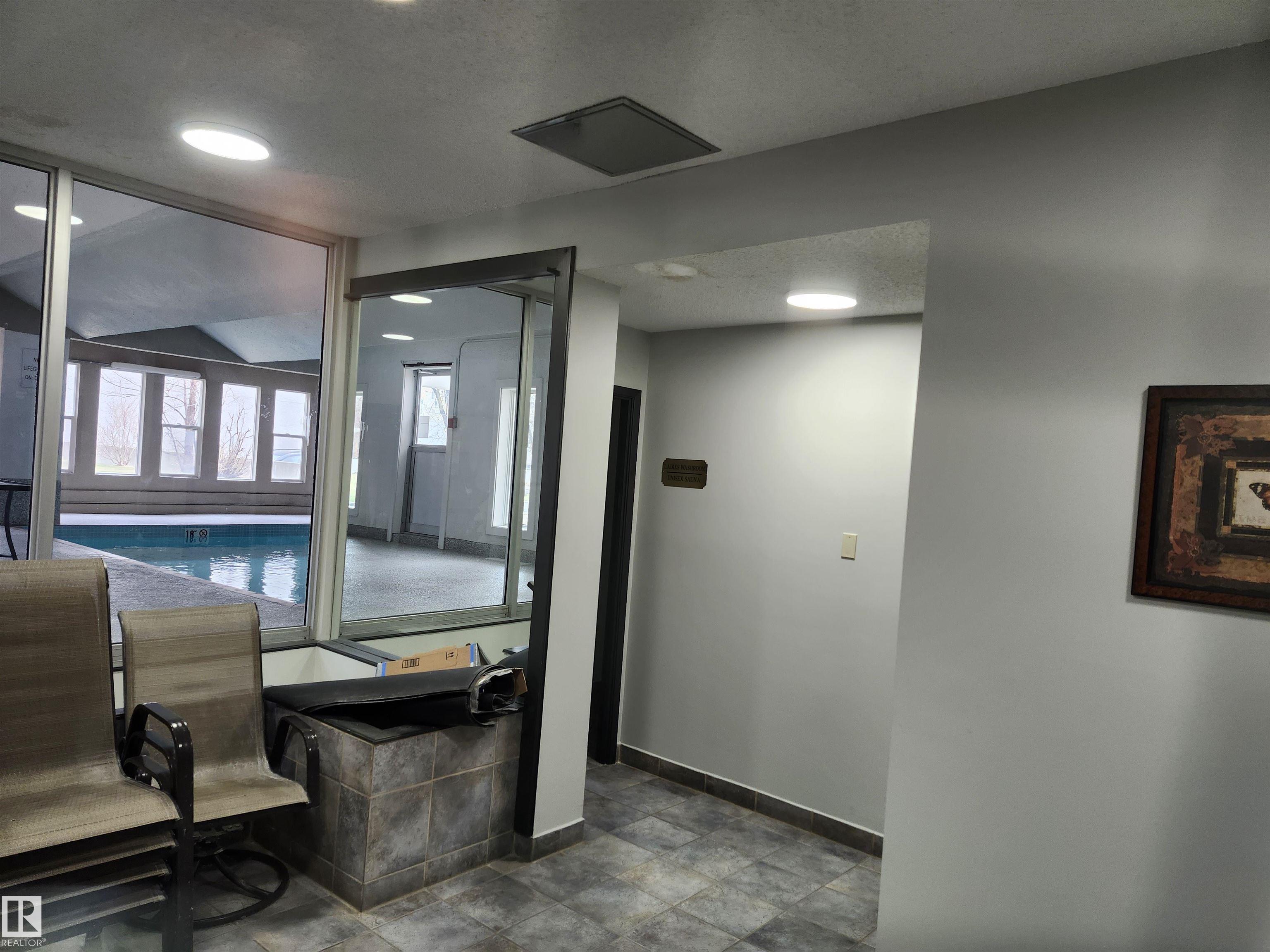 https://zimg.paragon.ice.com/ParagonImages/Property/PM/RAE/225398295/23/0/0/2e4cb328991cb20ea795d9b316086229/1/f650e7ab8b0c006a7f5e2681cd0370b6/225398295-1ecc48dd-80f3-4c5c-a19b-f6cbed9862f2.JPG