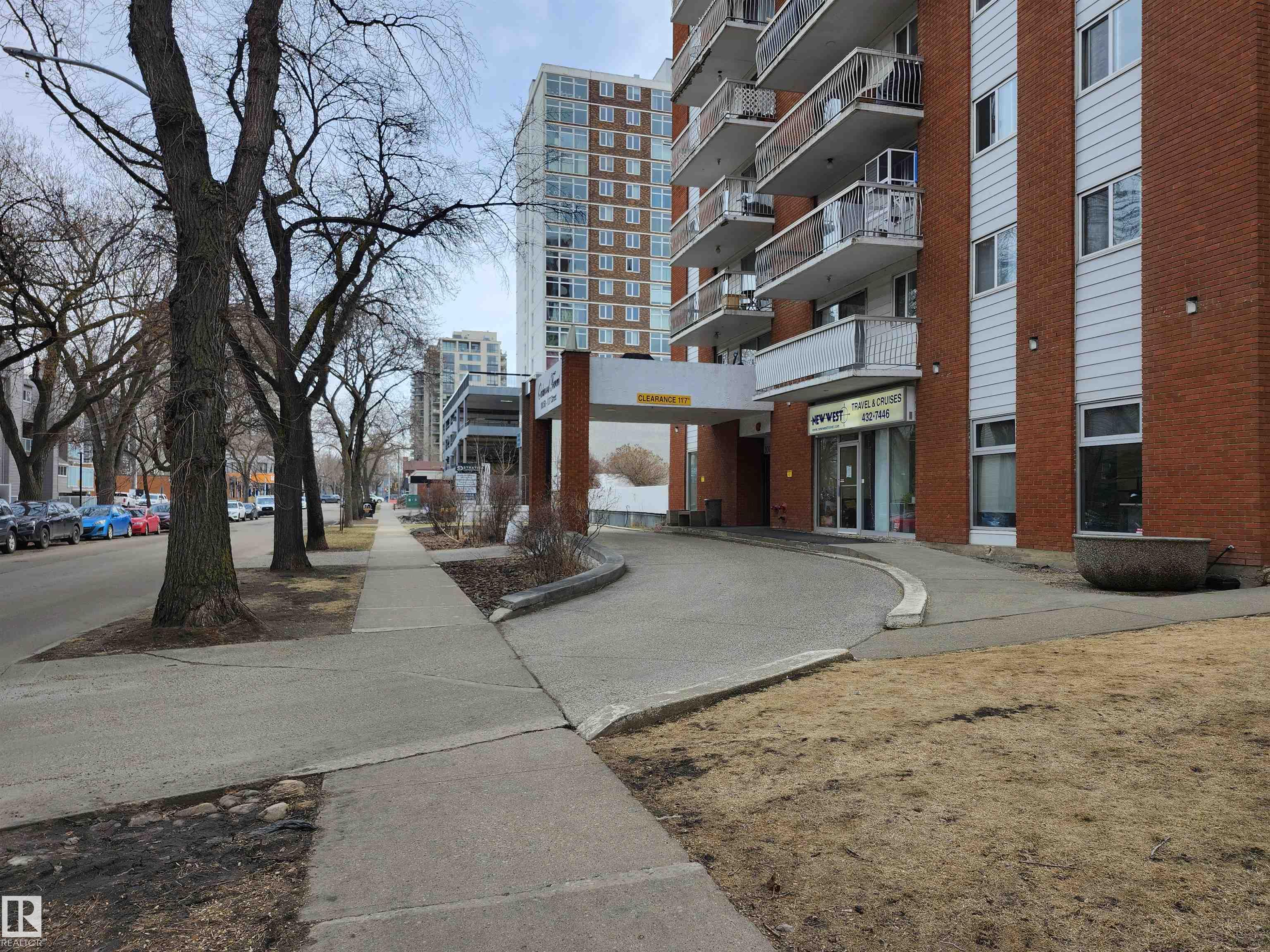 https://zimg.paragon.ice.com/ParagonImages/Property/PM/RAE/225398295/25/0/0/9ebbe75d3e8fdd293135241566781a2d/1/f650e7ab8b0c006a7f5e2681cd0370b6/225398295-e37bd197-bb22-4b35-8d53-9a9475957199.JPG