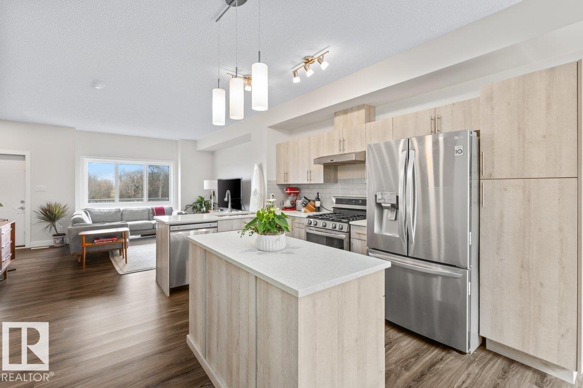 Photo 9 at 21 - 979 Crystallina Nera Way NW, Crystallina Nera West, Edmonton