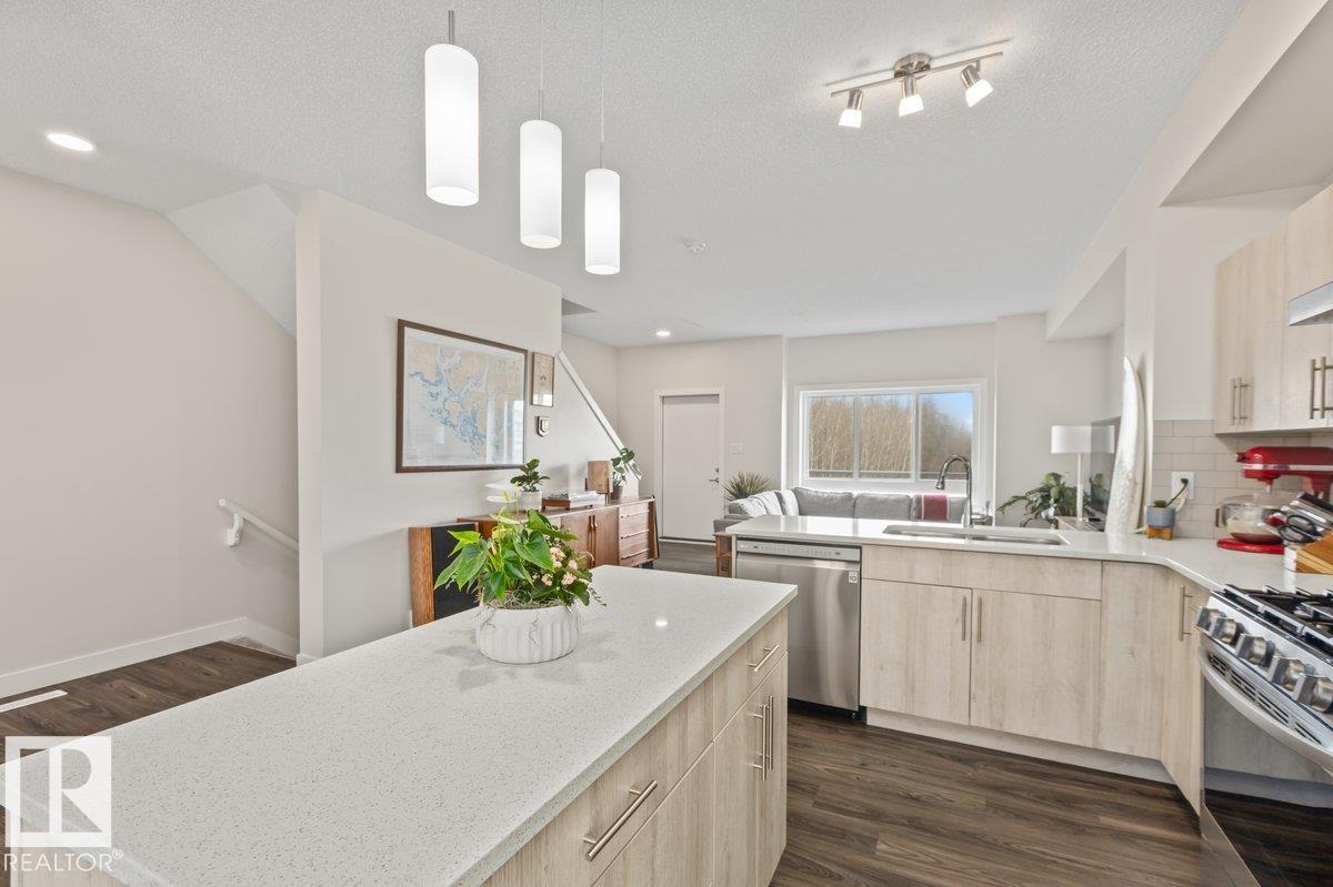 Photo 10 at 21 - 979 Crystallina Nera Way NW, Crystallina Nera West, Edmonton