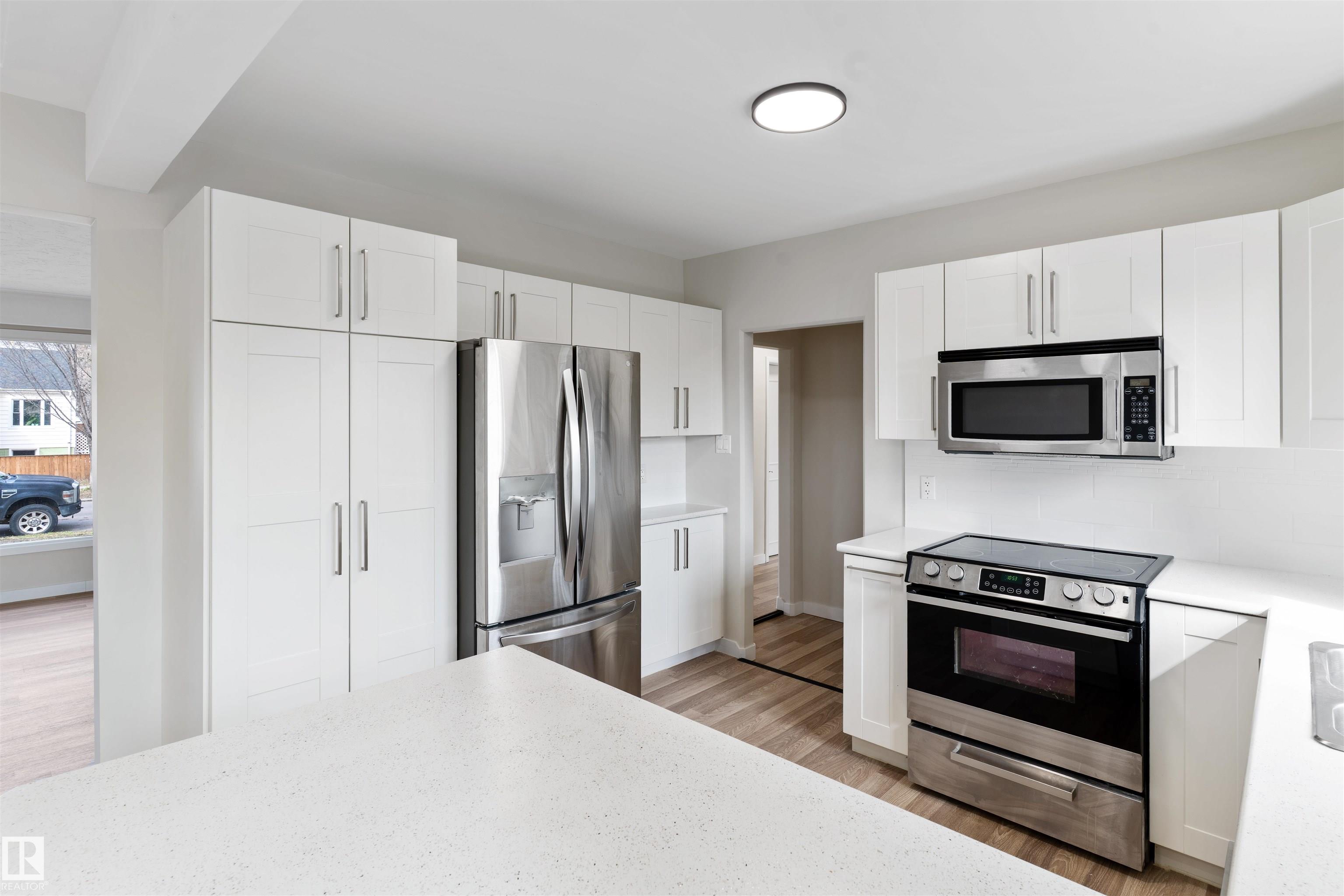 Photo 7 at 12411 90 Street NW, Delton, Edmonton