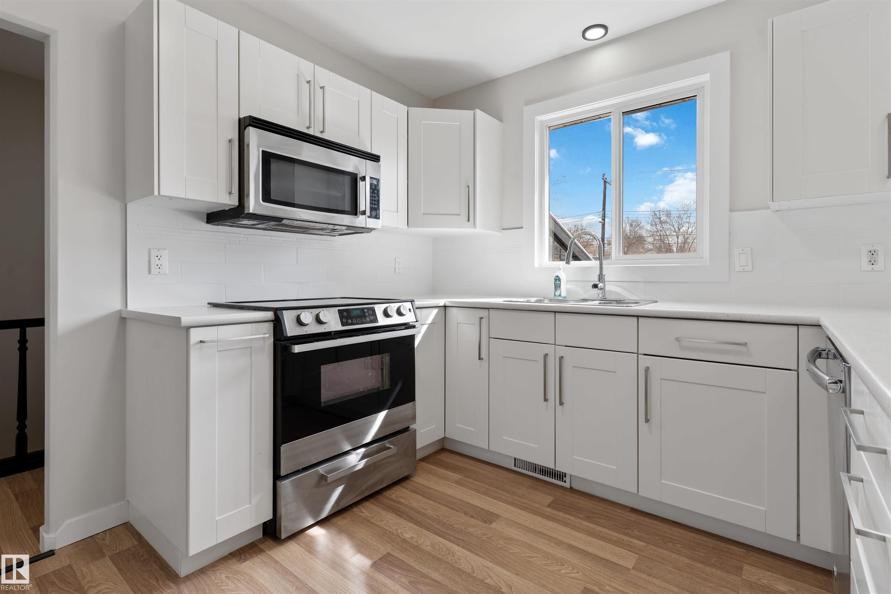 Photo 8 at 12411 90 Street NW, Delton, Edmonton
