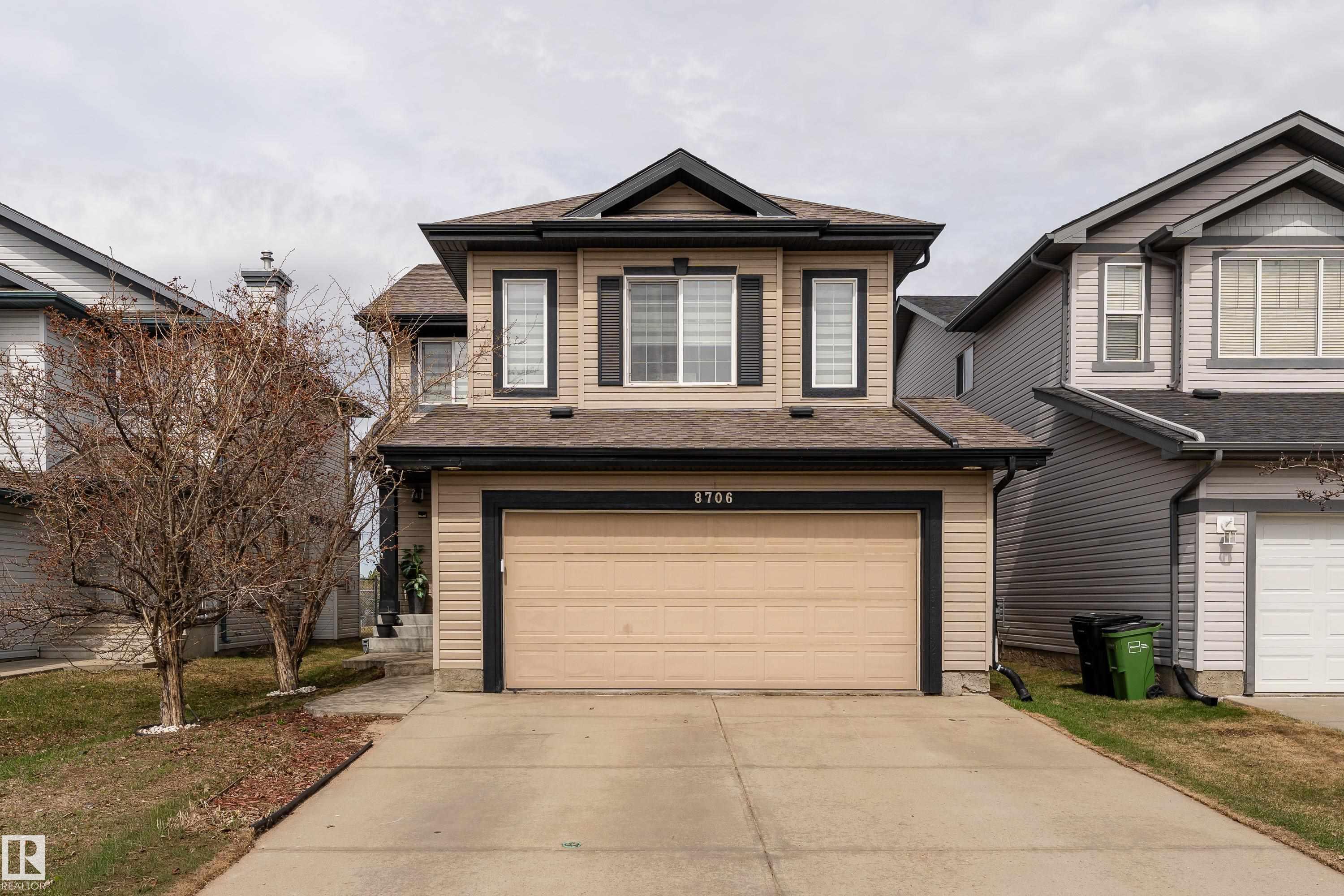 8706 175 Avenue NW, Klarvatten, Edmonton photo number 2