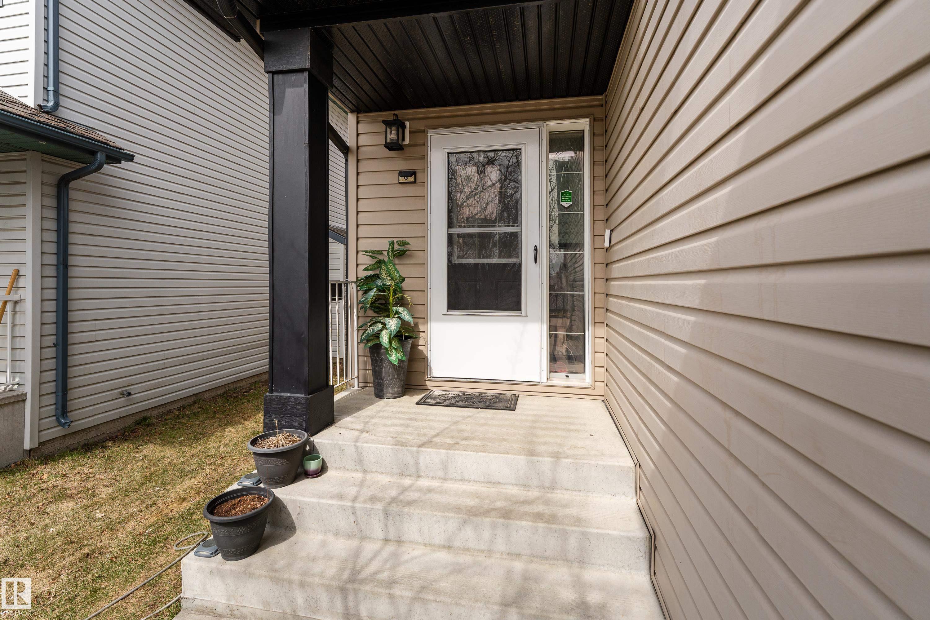 Photo 11 at 8706 175 Avenue NW, Klarvatten, Edmonton