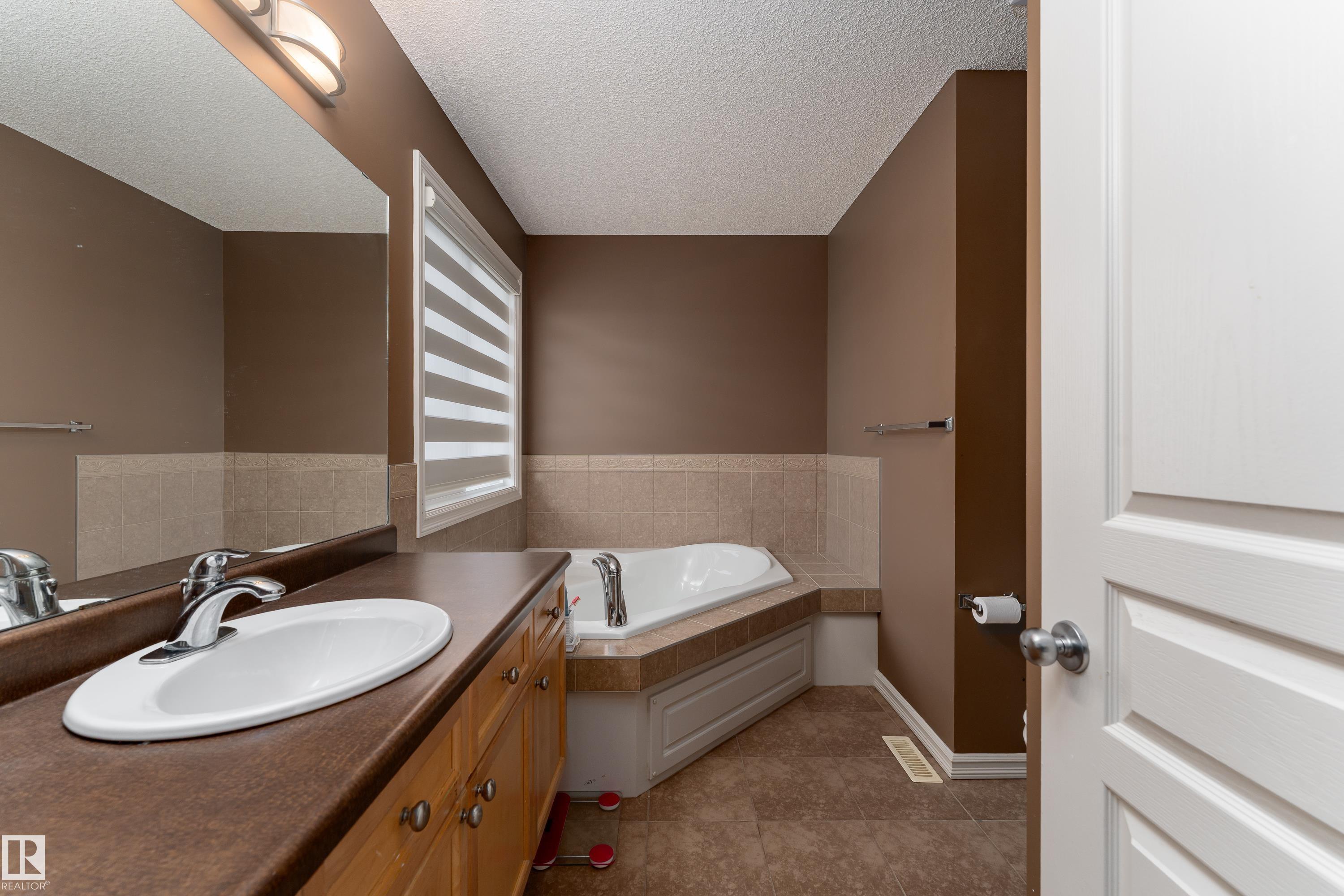 Photo 36 at 8706 175 Avenue NW, Klarvatten, Edmonton