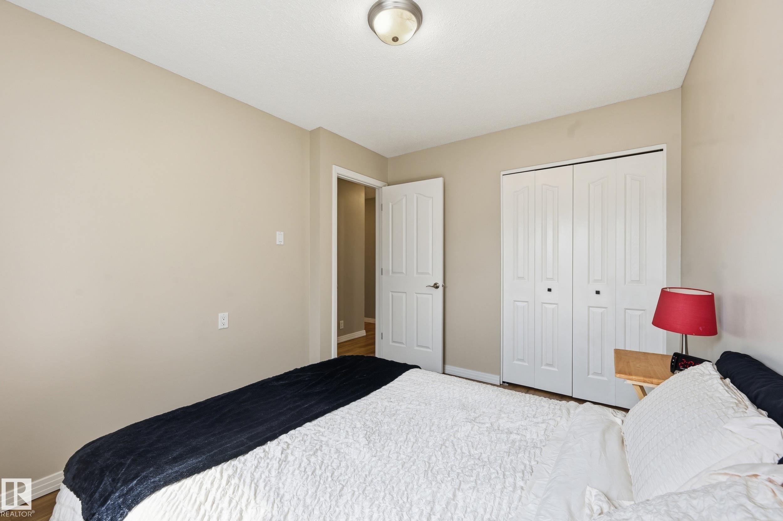https://zimg.paragon.ice.com/ParagonImages/Property/PM/RAE/225398308/20/0/0/4ec85cc0e4b86c790be97dce93fd79fb/1/f0b8484077368edbc89969676f260d6b/225398308-cc48c9c2-ff83-4830-b78b-22209d802268.JPG