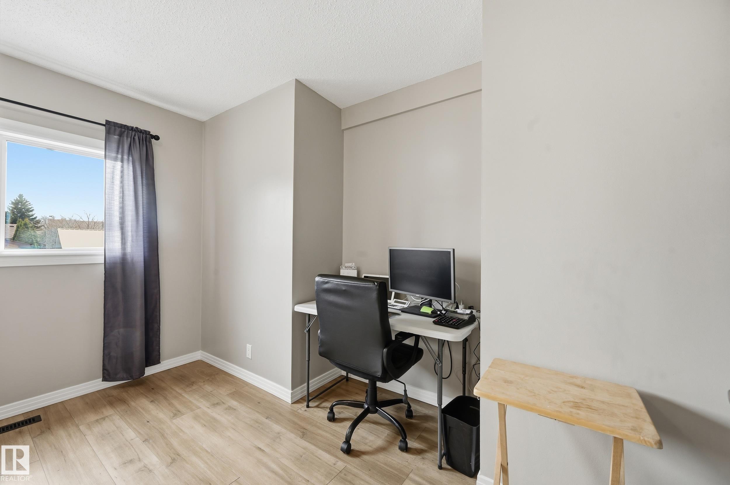 https://zimg.paragon.ice.com/ParagonImages/Property/PM/RAE/225398308/21/0/0/587822041a4a7f3f5210c39b79ef30dc/1/f0b8484077368edbc89969676f260d6b/225398308-63d14e9d-fa0e-4821-8c0d-7e73c937770e.JPG