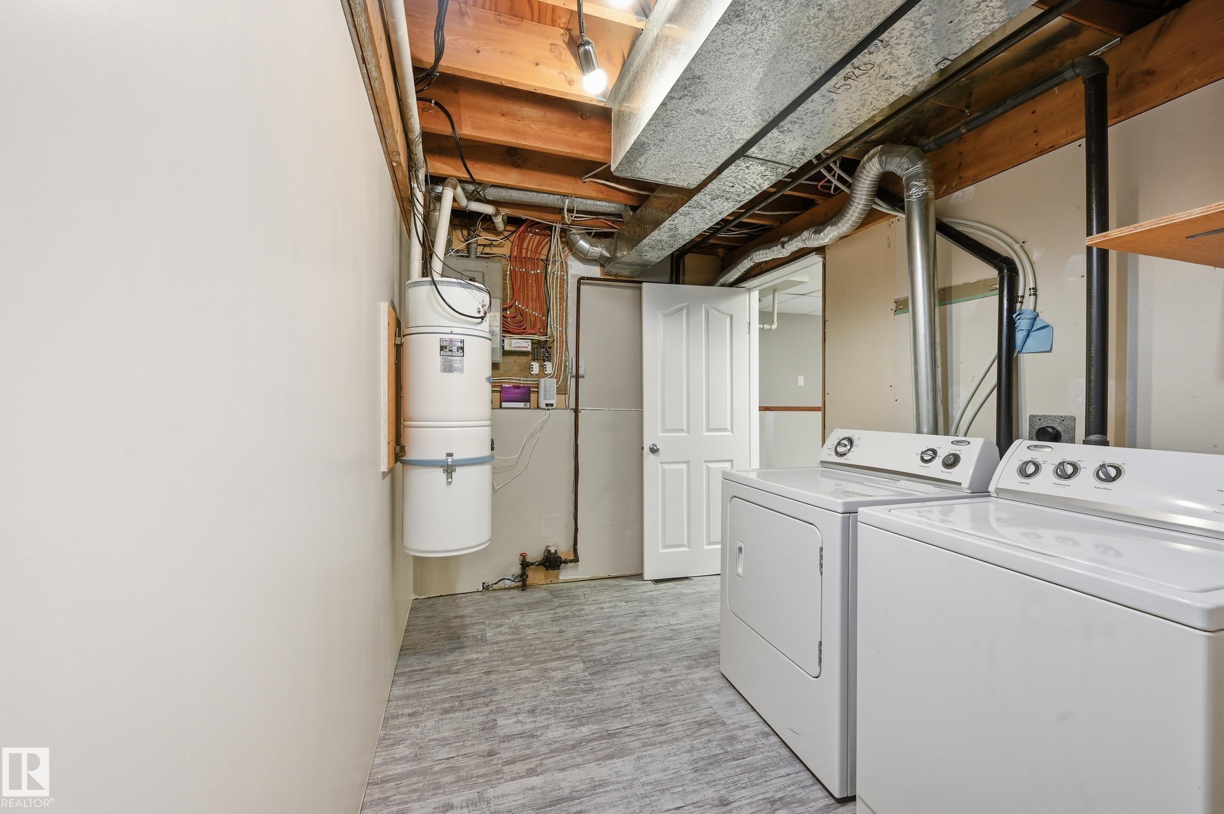 https://zimg.paragon.ice.com/ParagonImages/Property/PM/RAE/225398308/42/0/0/9483c27e48f4323a24217522de6f75c0/1/f0b8484077368edbc89969676f260d6b/225398308-46d0df80-3246-4461-9b0d-11539f4c26ac.JPG