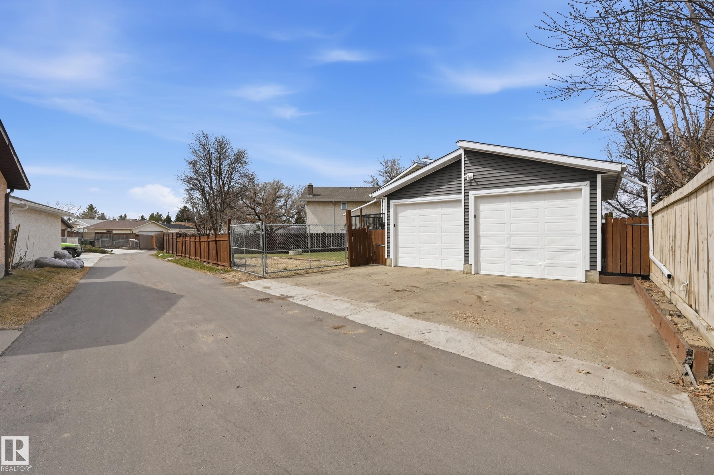 https://zimg.paragon.ice.com/ParagonImages/Property/PM/RAE/225398308/52/0/0/8eb6a31d3300e87120828ecae88d70cc/1/f0b8484077368edbc89969676f260d6b/225398308-cfdf99dd-40d9-4195-a600-09d4e47c5d50.JPG