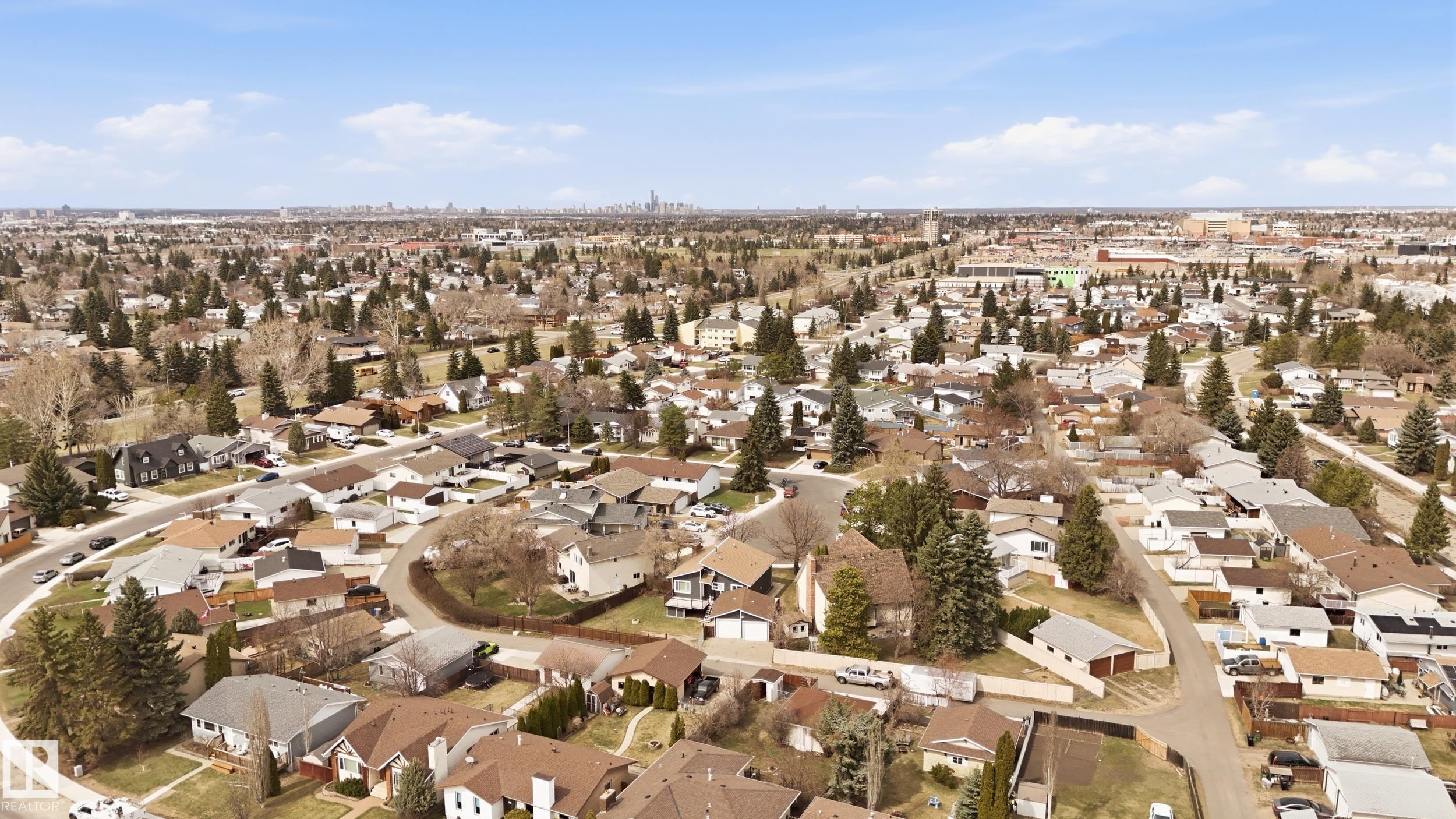 https://zimg.paragon.ice.com/ParagonImages/Property/PM/RAE/225398308/63/0/0/7c7fbc8632ccaed65f39765e9ec3523c/1/f0b8484077368edbc89969676f260d6b/225398308-ec3a6b51-d479-435c-a708-9402d65cb169.JPG