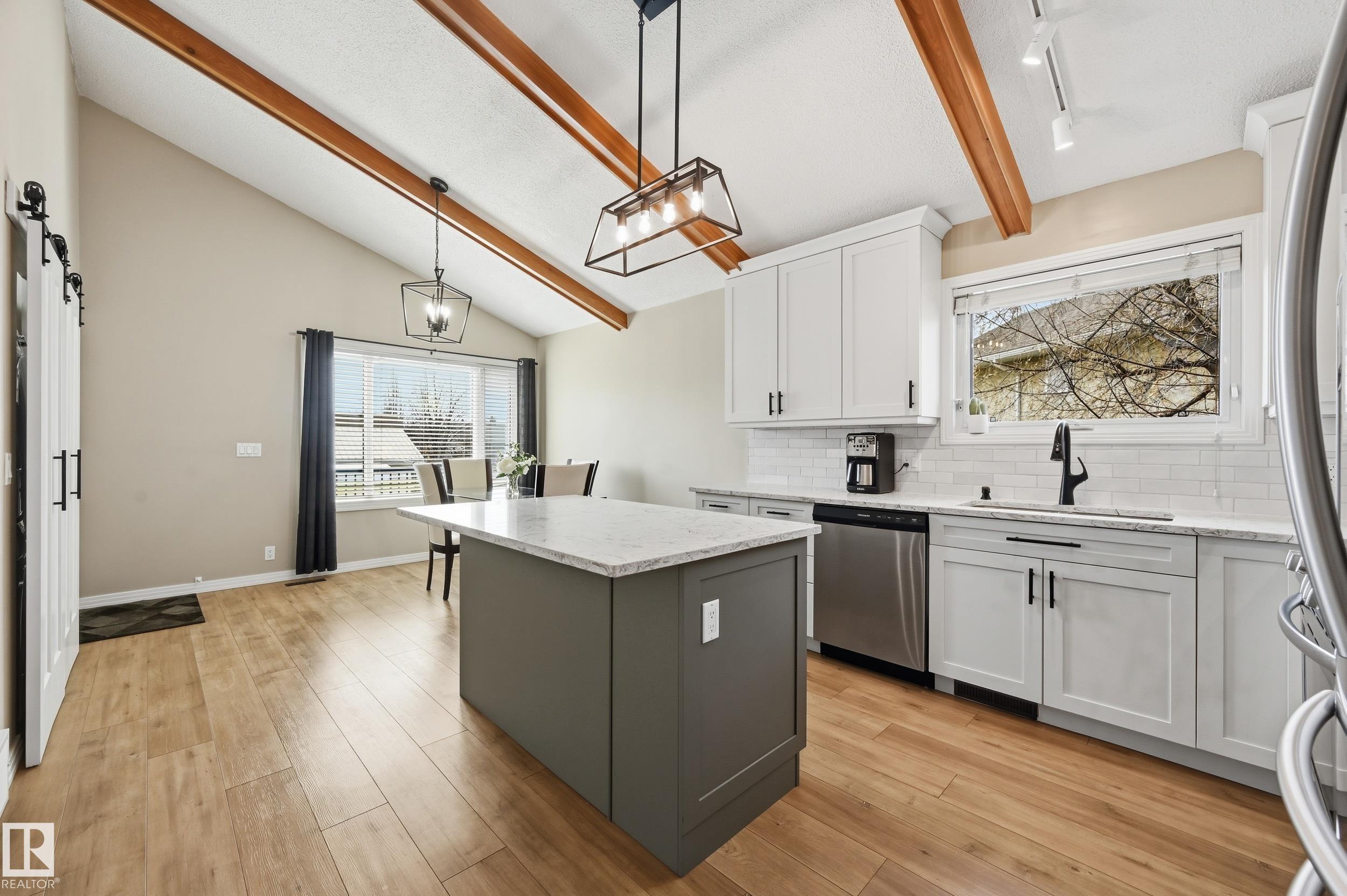 https://zimg.paragon.ice.com/ParagonImages/Property/PM/RAE/225398308/7/0/0/3b71b6a22e3a0ac75c29d6c41d0e079b/1/f0b8484077368edbc89969676f260d6b/225398308-3ad3acc0-f675-4f7f-8935-a5328fef0c8f.JPG