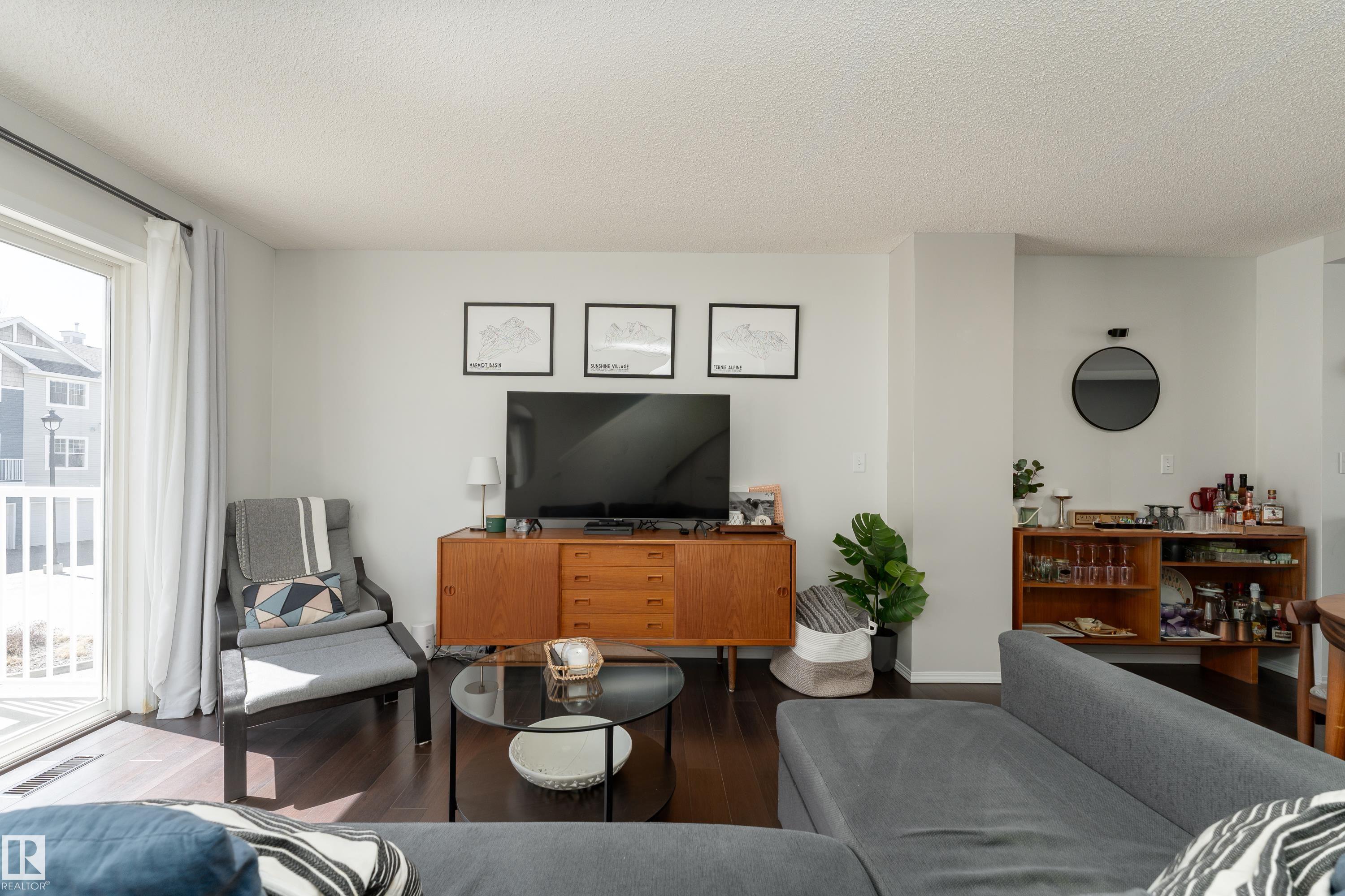 https://zimg.paragon.ice.com/ParagonImages/Property/PM/RAE/225398313/12/0/0/c51677c72cebdc9479575bb6fc8df200/1/f3883be4207a453c4d3e870e04db63b8/225398313-07f94eb8-0614-4455-83c1-5d2b22c7e7be.JPG