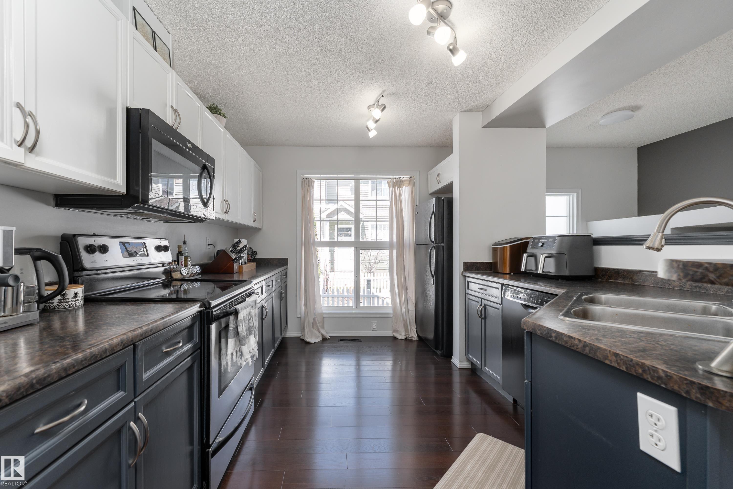 https://zimg.paragon.ice.com/ParagonImages/Property/PM/RAE/225398313/7/0/0/6fae7c78f223d1452d1d60c762655733/1/f3883be4207a453c4d3e870e04db63b8/225398313-3ec73f17-5af5-4c2e-99a7-5eced9e97582.JPG