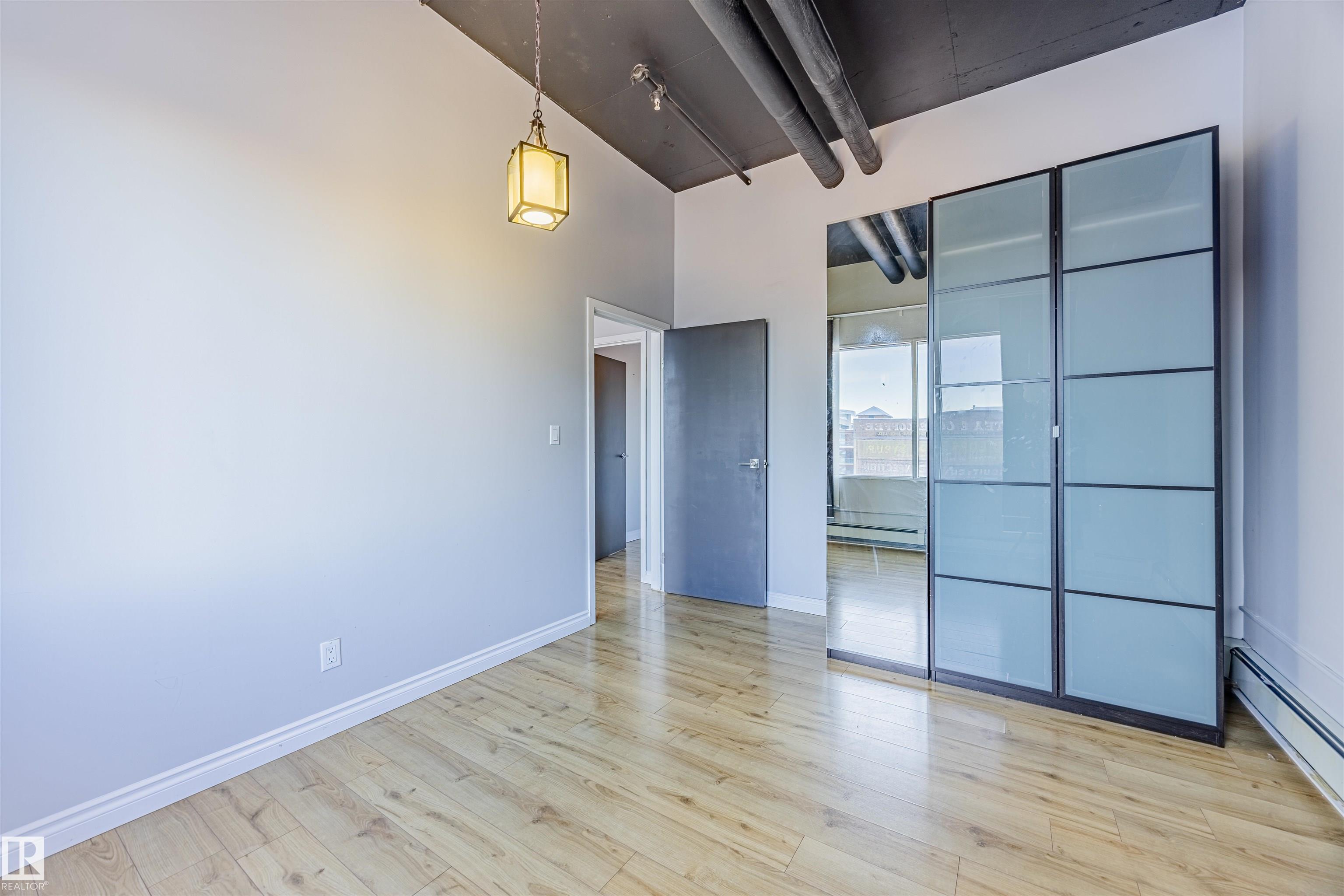 https://zimg.paragon.ice.com/ParagonImages/Property/PM/RAE/225398316/11/0/0/dfd905c8e87f25a95b4b4ea8481f07d4/1/fbcb8a4a20c7c5a125780a8d2302e896/225398316-2F52CB40-FF75-4077-9077-733E82E3B8FA.JPG