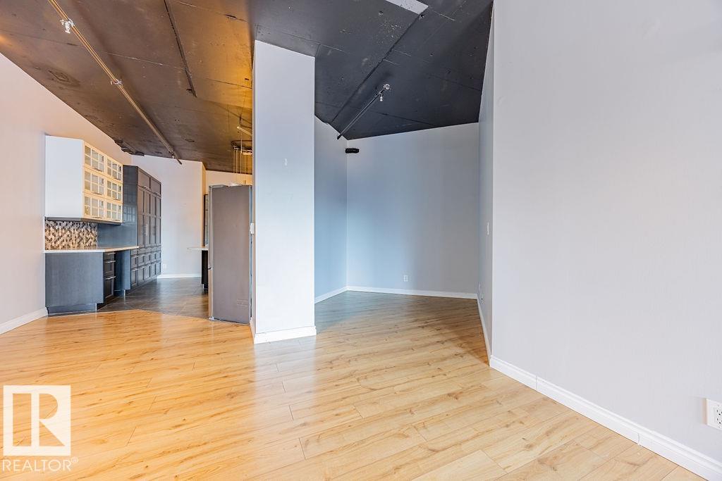 https://zimg.paragon.ice.com/ParagonImages/Property/PM/RAE/225398316/8/0/0/e3e8c1a13e051b94b7c2197f6c312a4f/1/fbcb8a4a20c7c5a125780a8d2302e896/225398316-81c1004f-c103-41a7-8d56-d4a206176df0.JPG