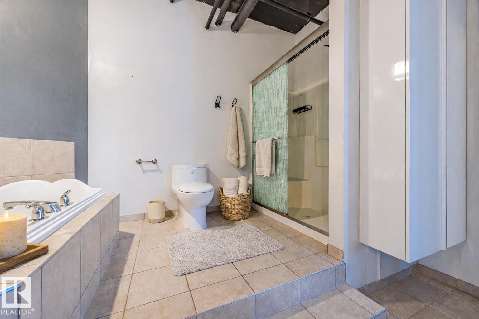 https://zimg.paragon.ice.com/ParagonImages/Property/PM/RAE/225398316/9/0/0/4a77532eb86e2b1017f428d9ef05876c/1/fbcb8a4a20c7c5a125780a8d2302e896/225398316-799D4C64-47BA-40D4-852E-CBDA5E1DFEFF.JPG