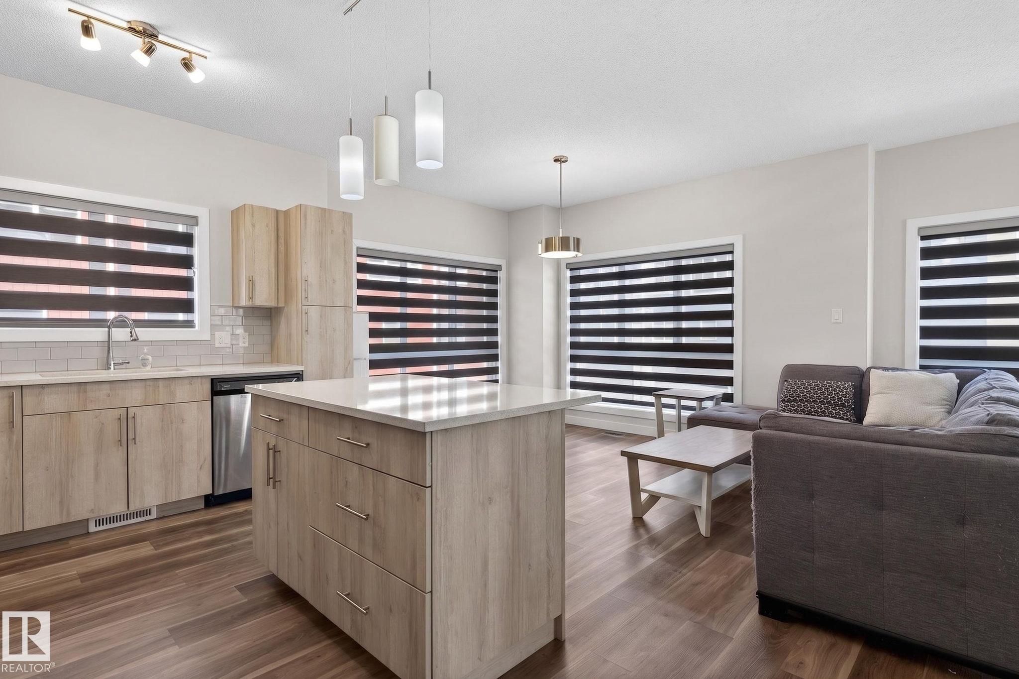 Photo 11 at 37 - 979 Crystallina Nera Way NW, Crystallina Nera West, Edmonton