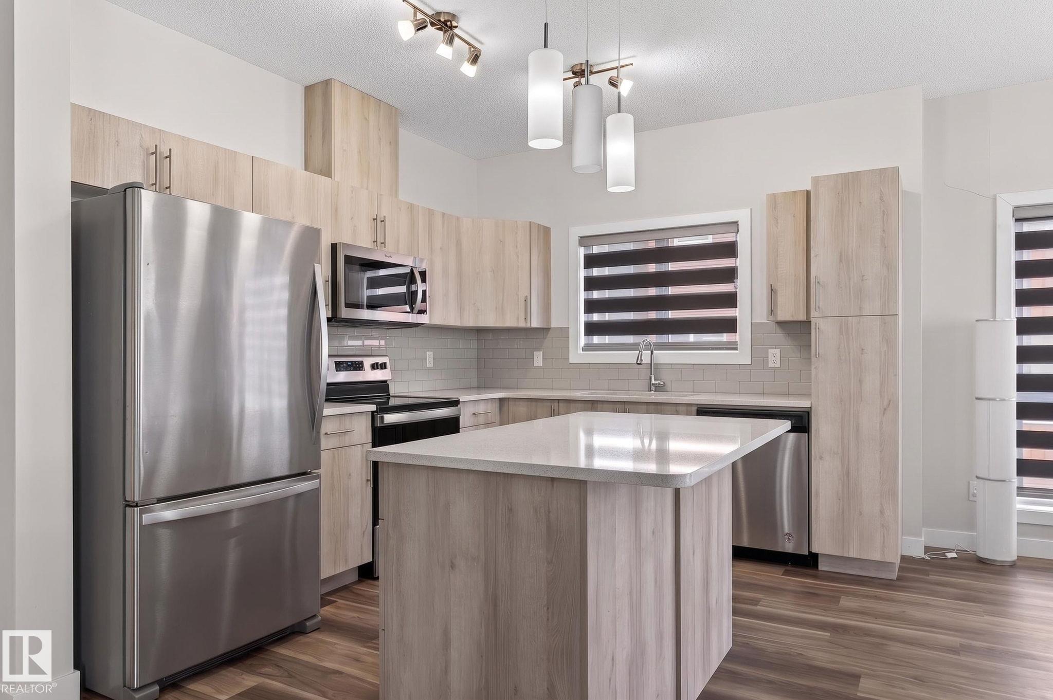 Photo 10 at 37 - 979 Crystallina Nera Way NW, Crystallina Nera West, Edmonton