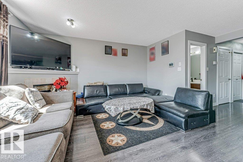 Photo 7 at 2317 27 Avenue NW, Silver Berry, Edmonton