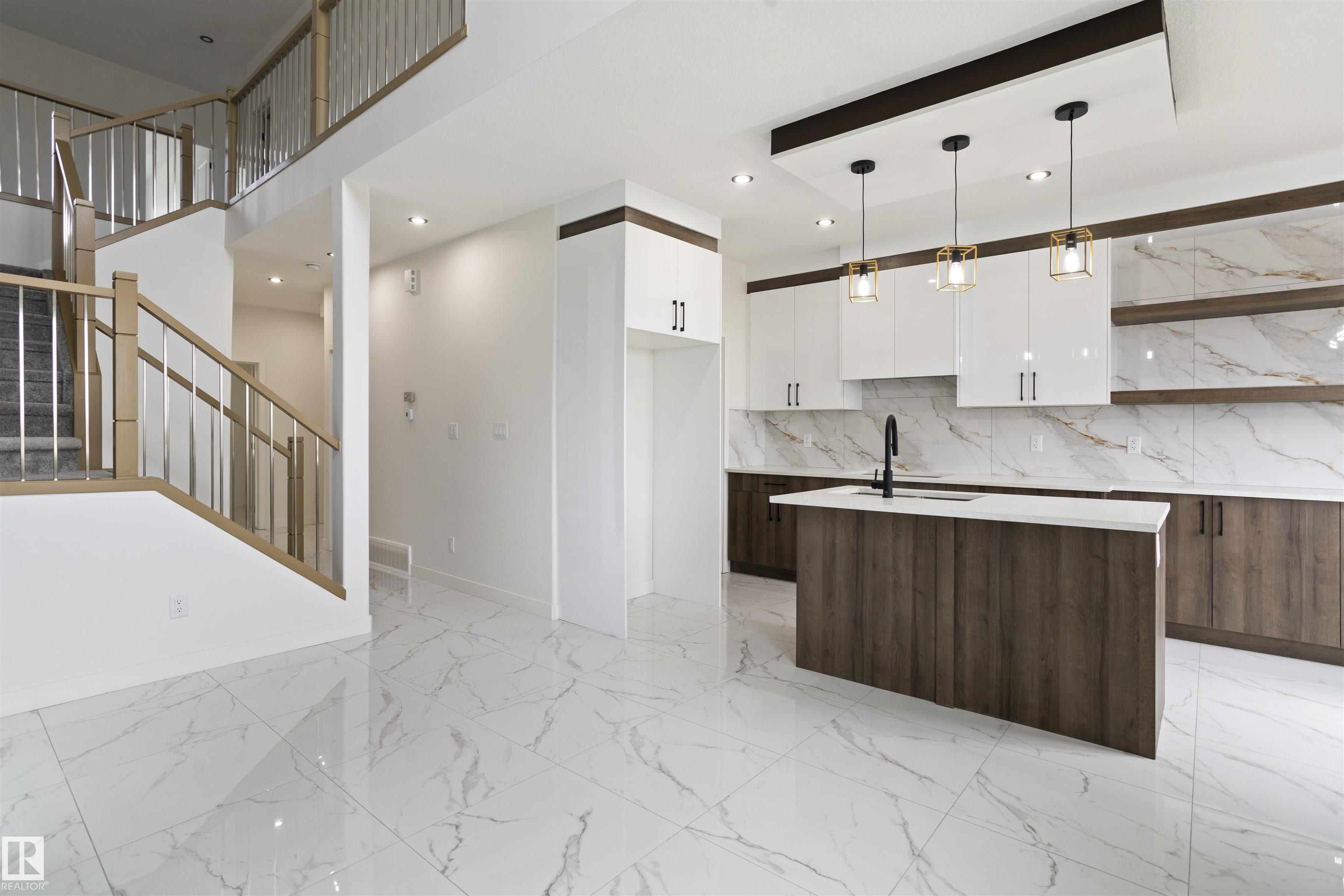 https://zimg.paragon.ice.com/ParagonImages/Property/PM/RAE/225398329/13/0/0/acb199b24d7ada1ab8d2458028e0e82f/1/ed25caf833f5da93676b9fe7b96afc94/225398329-0dcbea86-485b-4f9d-9c00-bf91225e7c68.JPG
