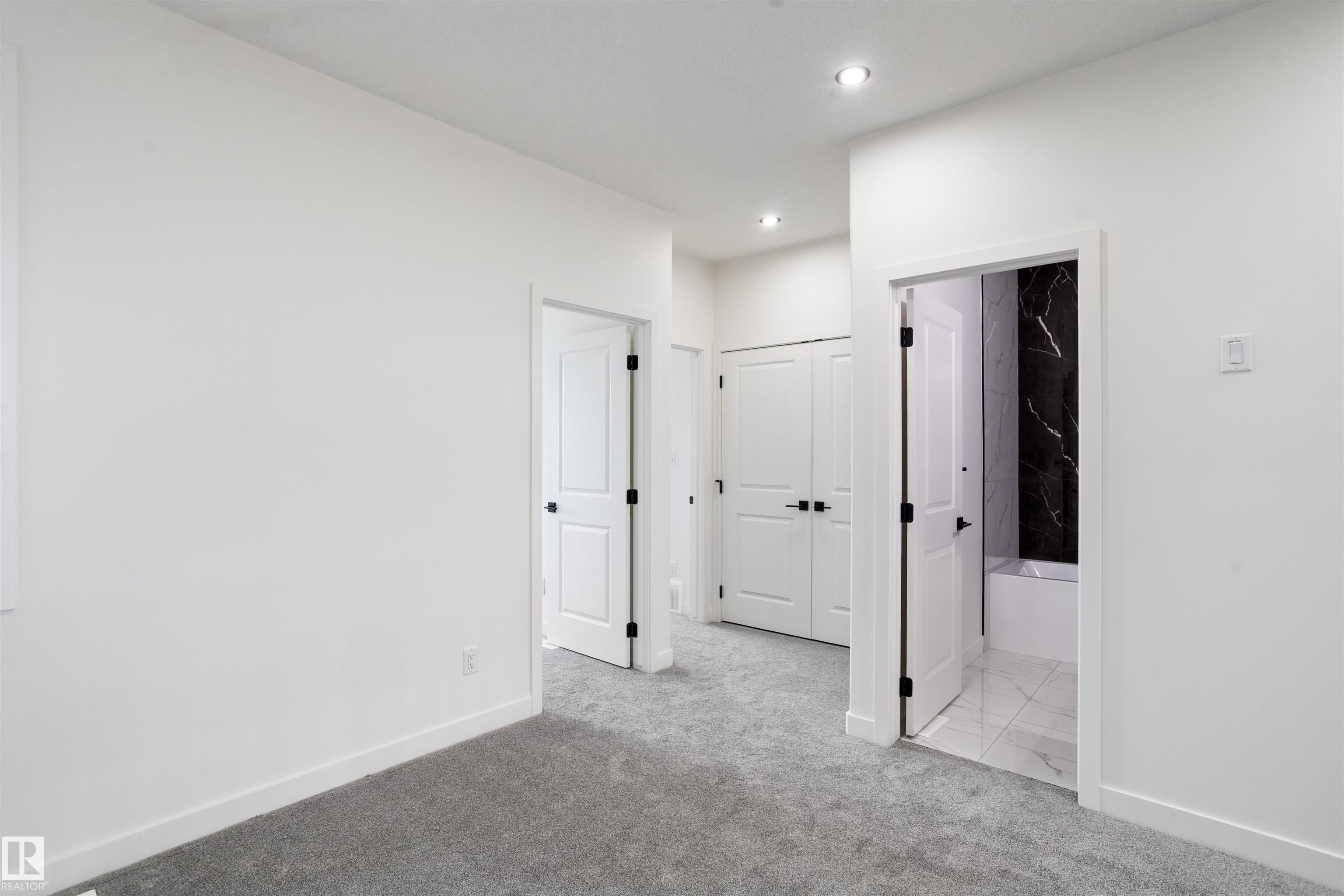 https://zimg.paragon.ice.com/ParagonImages/Property/PM/RAE/225398329/40/0/0/464aedaa1120dd0700ff8d2995639599/1/ed25caf833f5da93676b9fe7b96afc94/225398329-abfdb99e-2cbf-4107-9c57-ca472f84c004.JPG