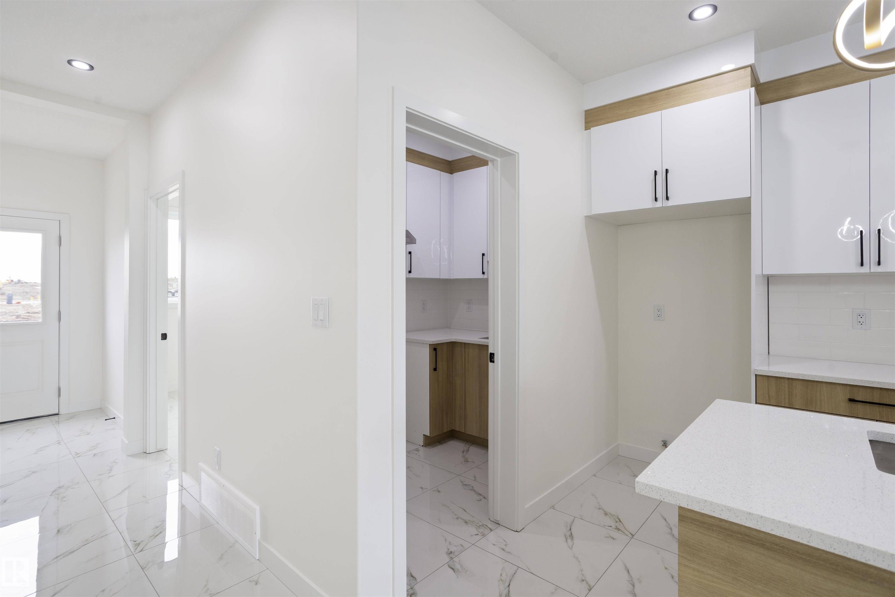 https://zimg.paragon.ice.com/ParagonImages/Property/PM/RAE/225398331/17/0/0/1b24cd4c424a2a8830f08bdee14df4e0/1/d4be34fc4ad73c1e61e3d8dfcd605797/225398331-5f3fe142-e438-4a61-ab70-813b6e721e94.JPG
