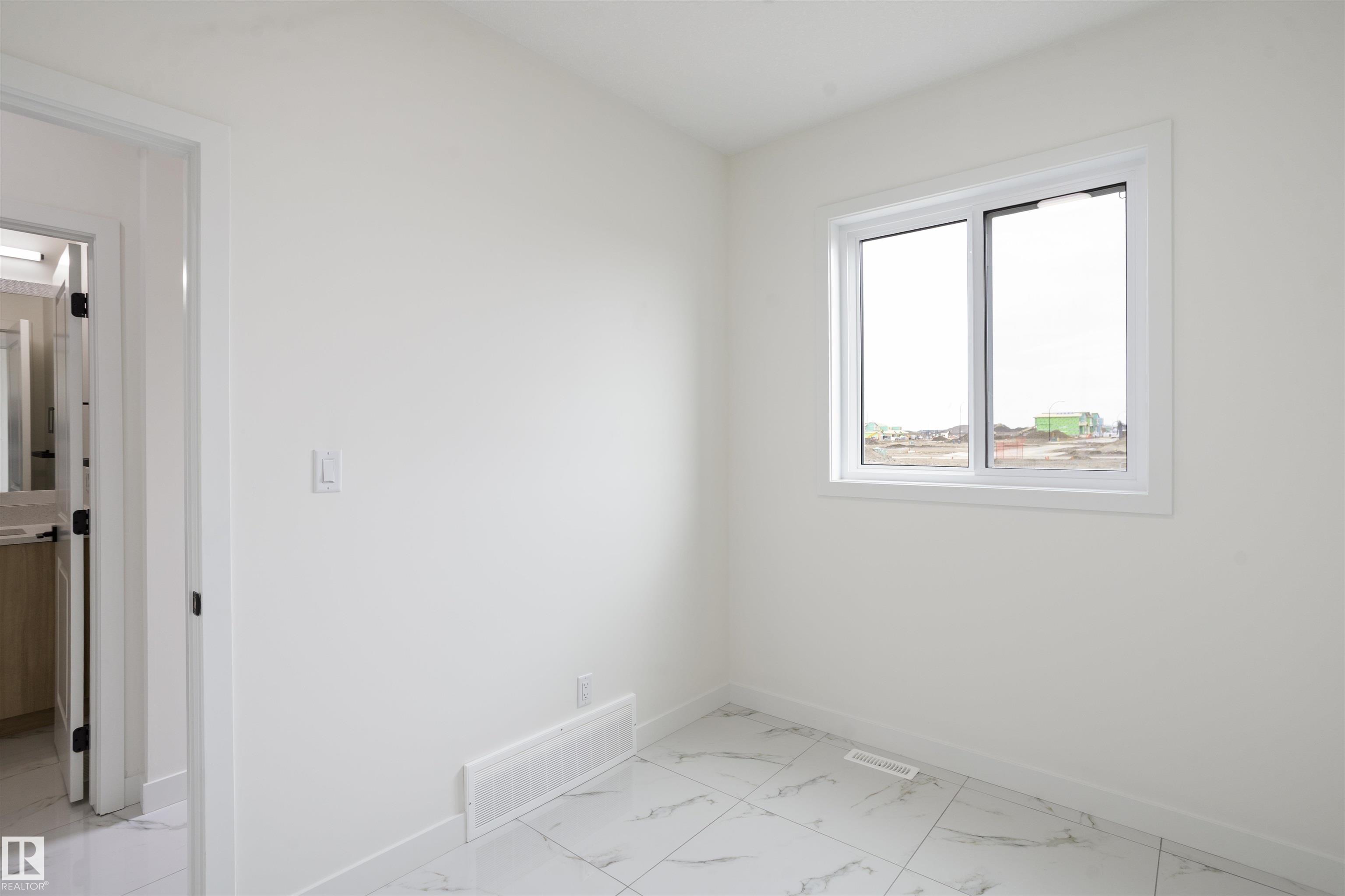 https://zimg.paragon.ice.com/ParagonImages/Property/PM/RAE/225398331/22/0/0/ec43225222aefe0d6907ebb52a834e76/1/d4be34fc4ad73c1e61e3d8dfcd605797/225398331-c08eb122-5125-4826-a70e-c699c6fdee6a.JPG