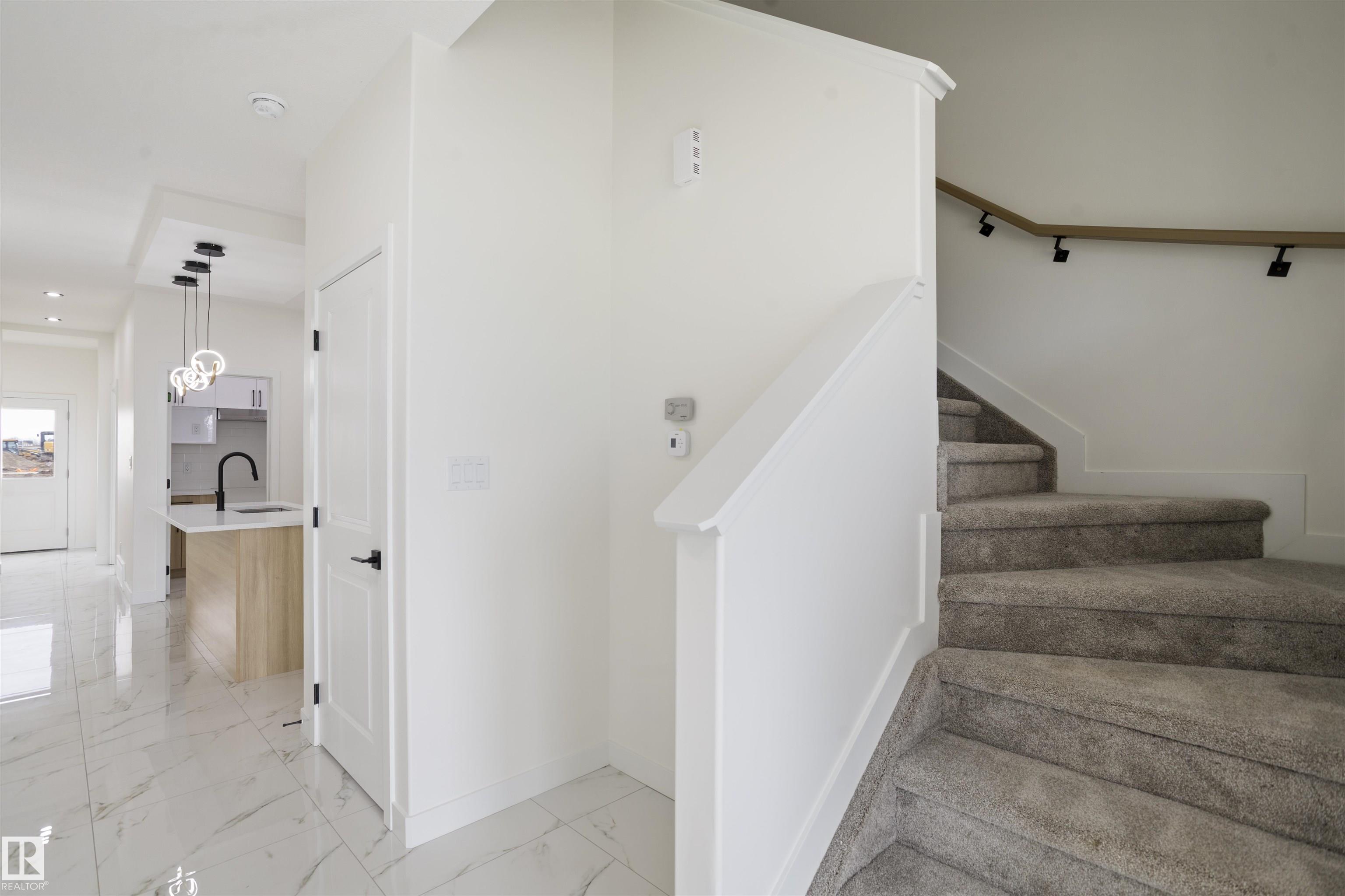 https://zimg.paragon.ice.com/ParagonImages/Property/PM/RAE/225398331/25/0/0/7184009bce0c0fafaec81b6300a92440/1/d4be34fc4ad73c1e61e3d8dfcd605797/225398331-7a4e4bd9-7b29-479a-97d7-7defdfe95c14.JPG