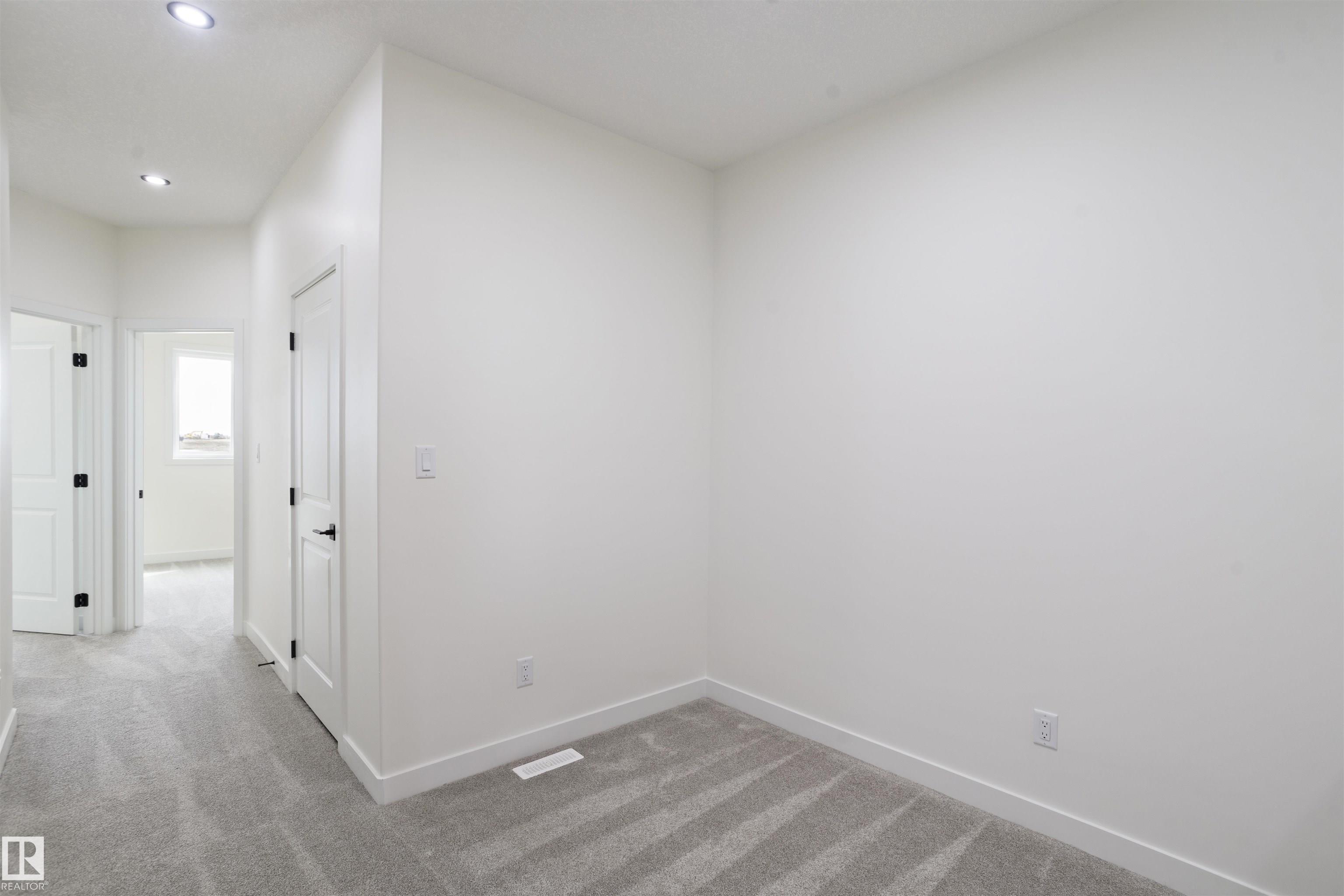https://zimg.paragon.ice.com/ParagonImages/Property/PM/RAE/225398331/34/0/0/f690a01819b79eb760cf679b62b7cfcd/1/d4be34fc4ad73c1e61e3d8dfcd605797/225398331-339a2e78-076b-4452-bd47-97ddc0f671e6.JPG