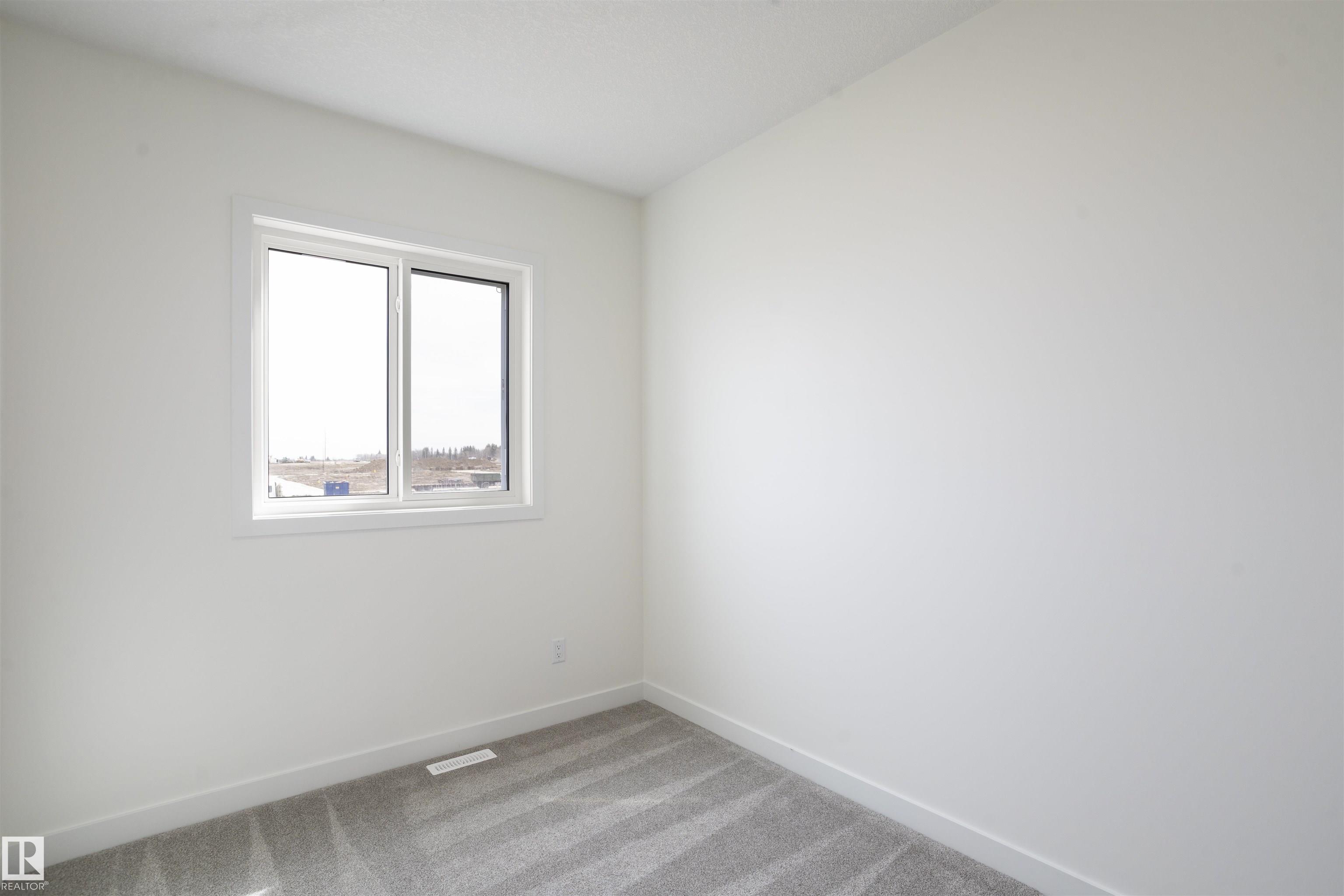 https://zimg.paragon.ice.com/ParagonImages/Property/PM/RAE/225398331/37/0/0/35d8777650b8cdbd6ef653272ae64ad6/1/d4be34fc4ad73c1e61e3d8dfcd605797/225398331-b1c54941-7da5-436e-9186-aedc4f5288f2.JPG