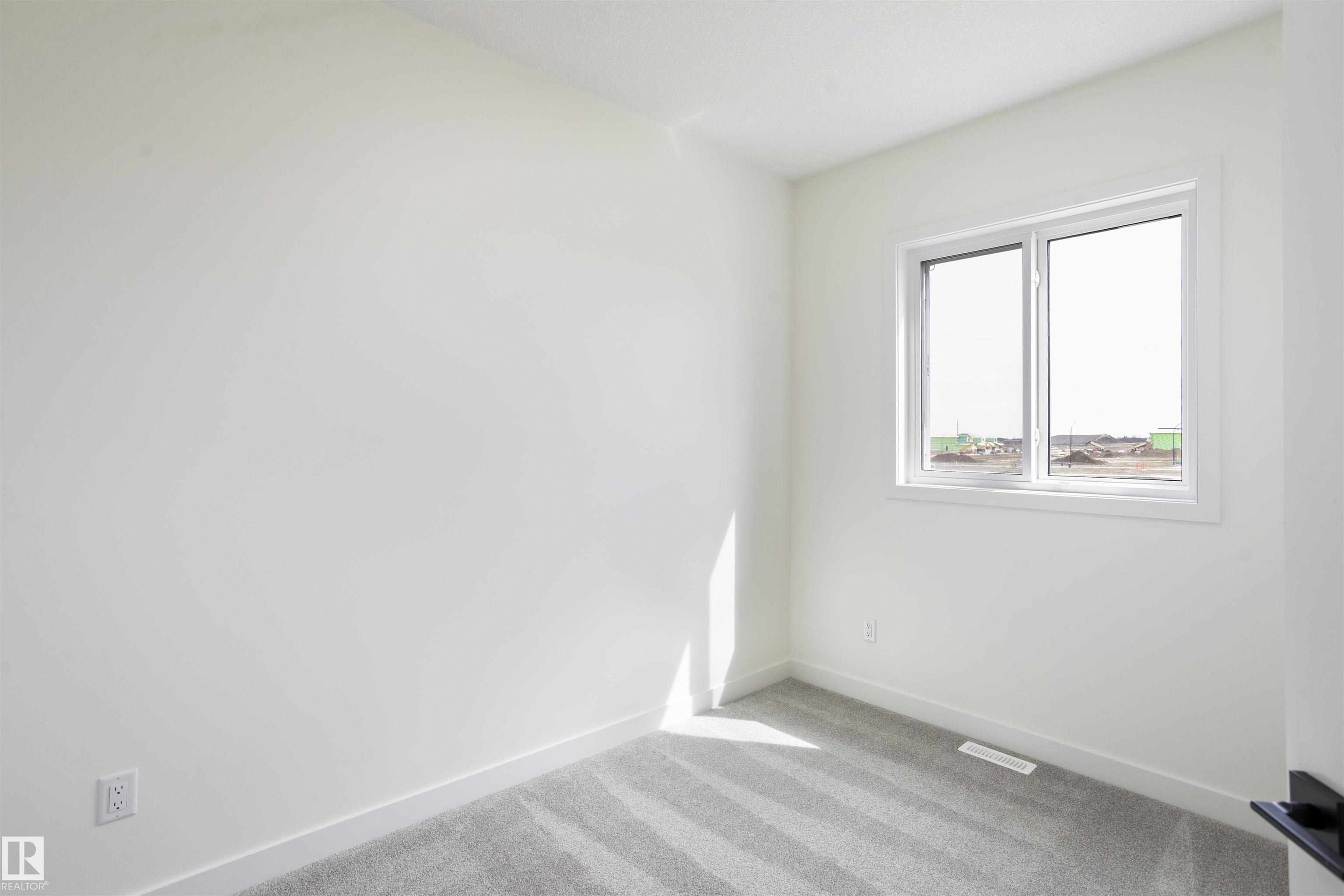 https://zimg.paragon.ice.com/ParagonImages/Property/PM/RAE/225398331/40/0/0/9360a298b2d13d02a04255c774ecf420/1/d4be34fc4ad73c1e61e3d8dfcd605797/225398331-4af8ffa2-9202-4415-bfbe-73f3ac93570e.JPG