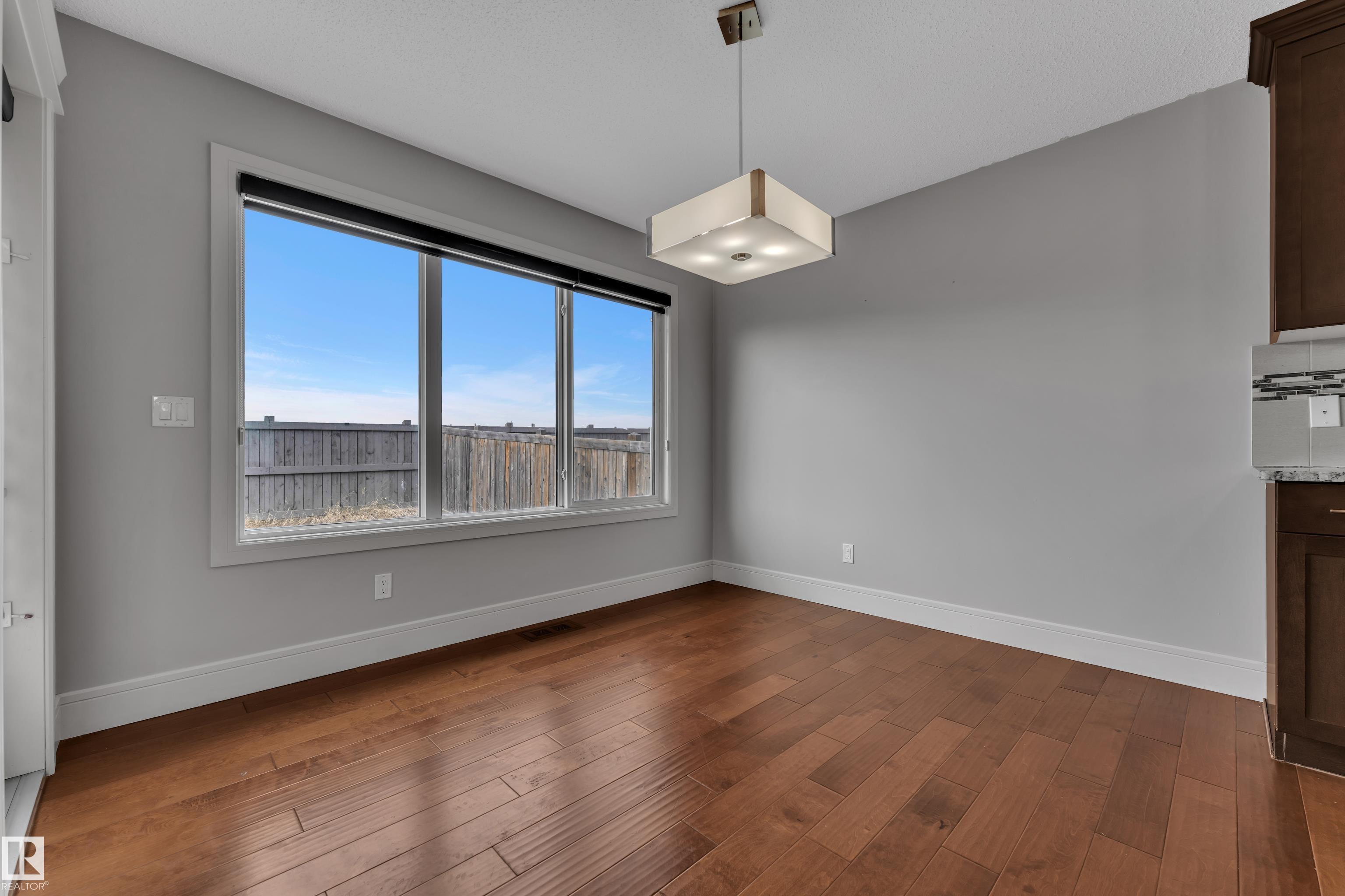 https://zimg.paragon.ice.com/ParagonImages/Property/PM/RAE/225398332/16/0/0/852b27dbece7b263751142929c147332/1/9721f58f35395e9fd643d5d28673c232/225398332-3b6877fe-4748-418f-b926-eca9effaee8b.JPG