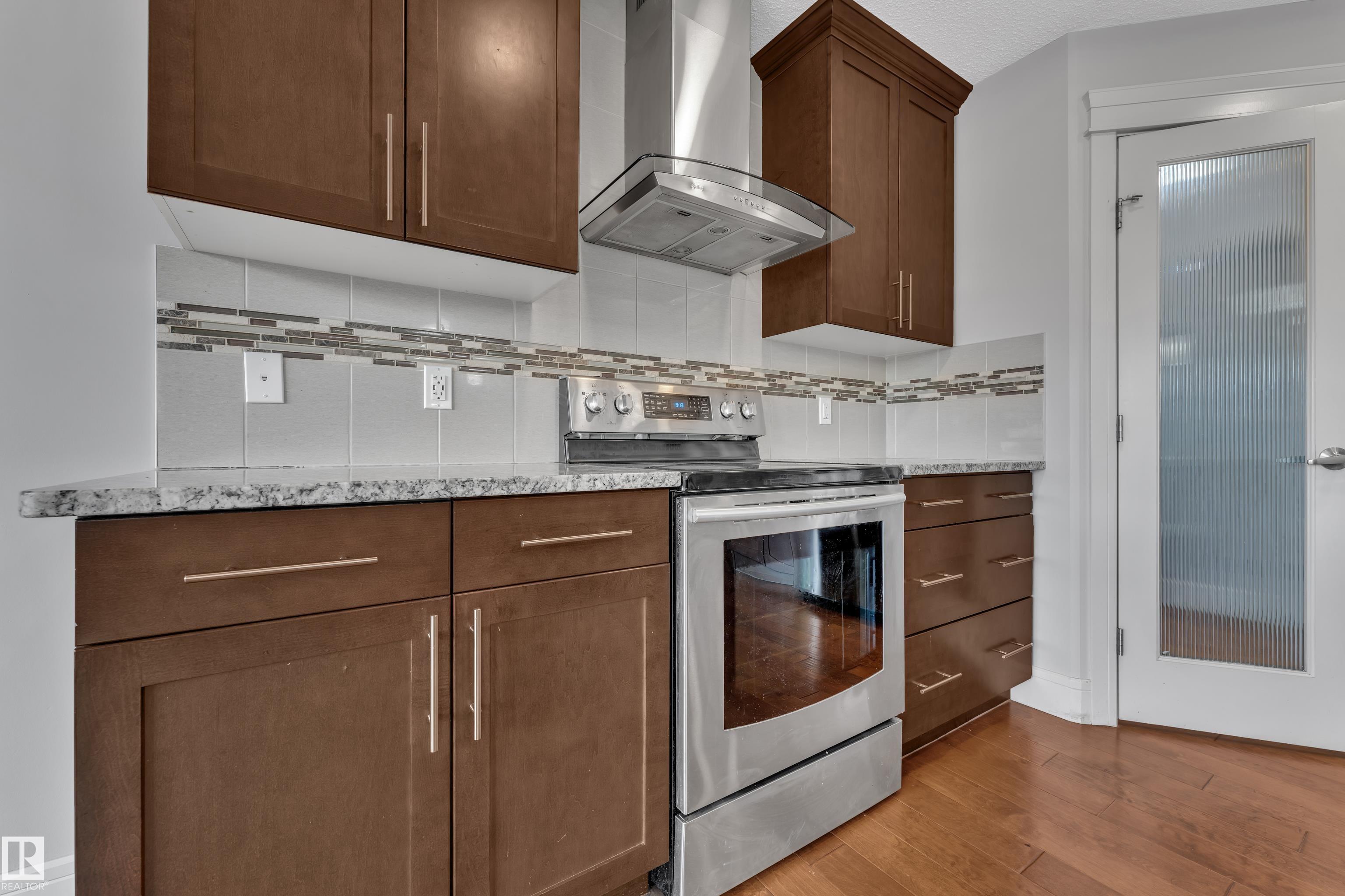 https://zimg.paragon.ice.com/ParagonImages/Property/PM/RAE/225398332/17/0/0/97cb31991ec8696160f98510693f46e8/1/9721f58f35395e9fd643d5d28673c232/225398332-e7f05718-3827-412a-9c87-145982a8a626.JPG