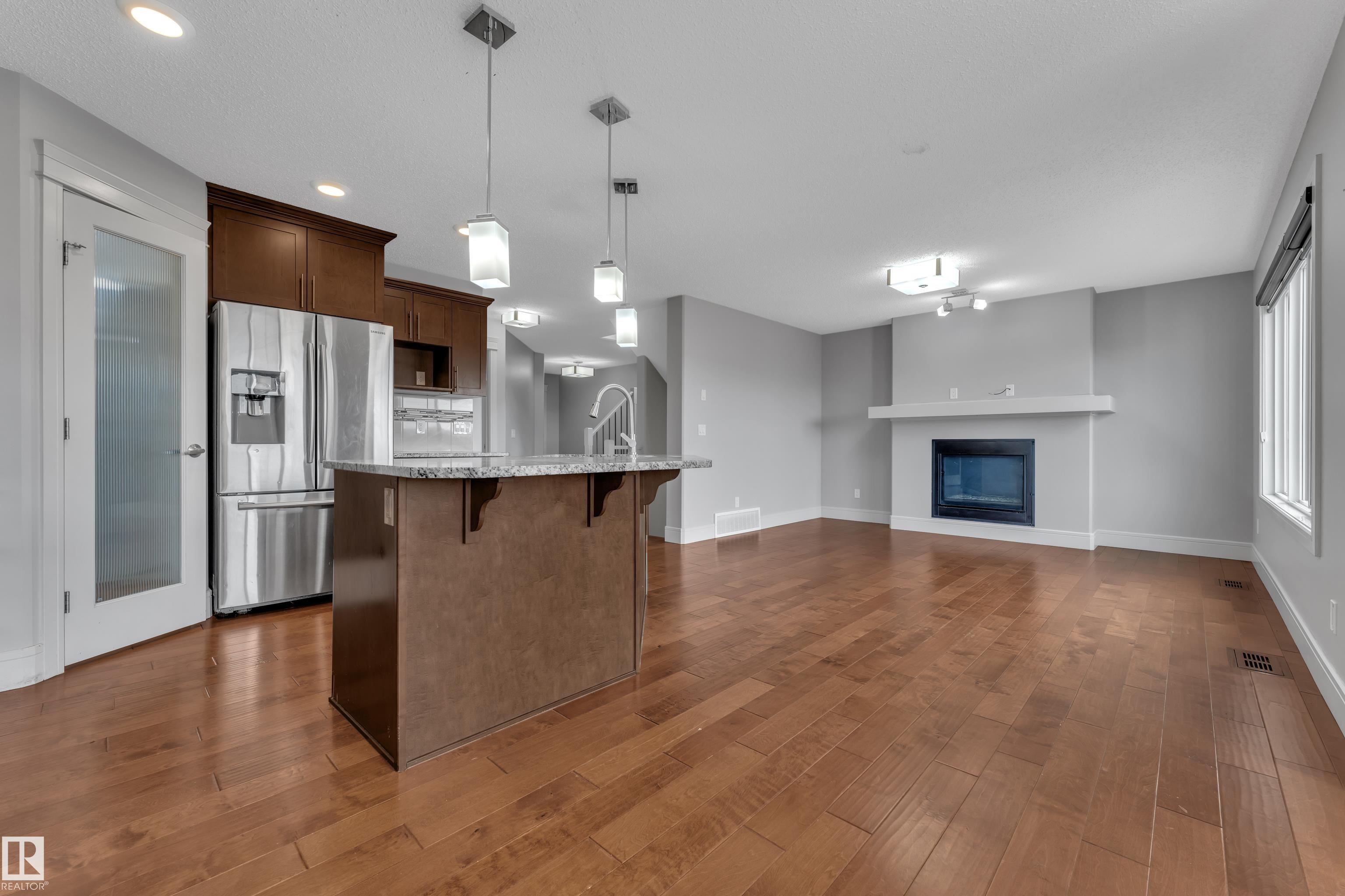 https://zimg.paragon.ice.com/ParagonImages/Property/PM/RAE/225398332/18/0/0/29329fd829ace5bff010849612db6428/1/9721f58f35395e9fd643d5d28673c232/225398332-c3534d88-60b4-4360-9d5b-40897a00b8bc.JPG