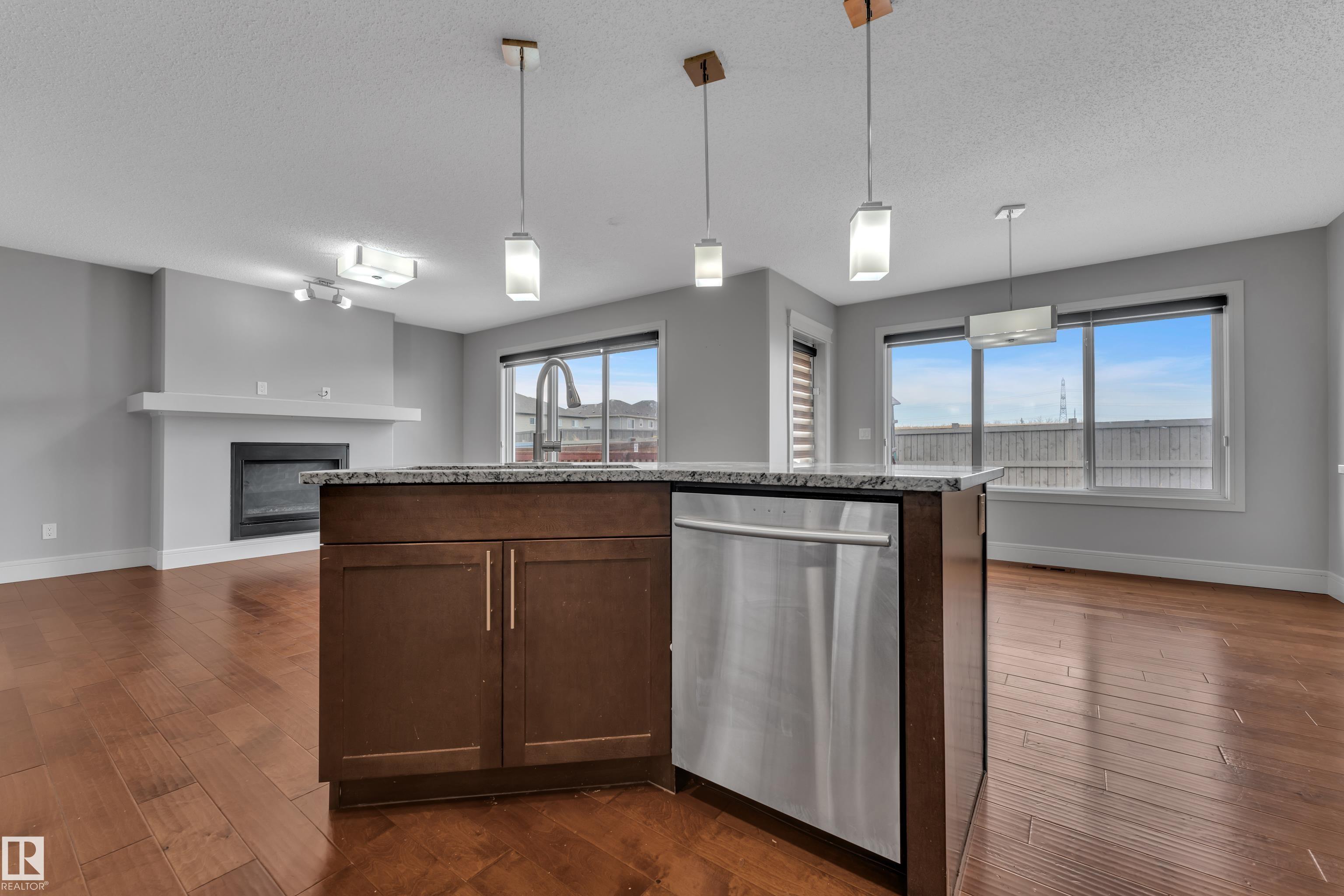 https://zimg.paragon.ice.com/ParagonImages/Property/PM/RAE/225398332/19/0/0/bb318f0796ca08c3814184178d5d1272/1/9721f58f35395e9fd643d5d28673c232/225398332-c5ca8f27-c20e-428d-940e-15d923d41489.JPG