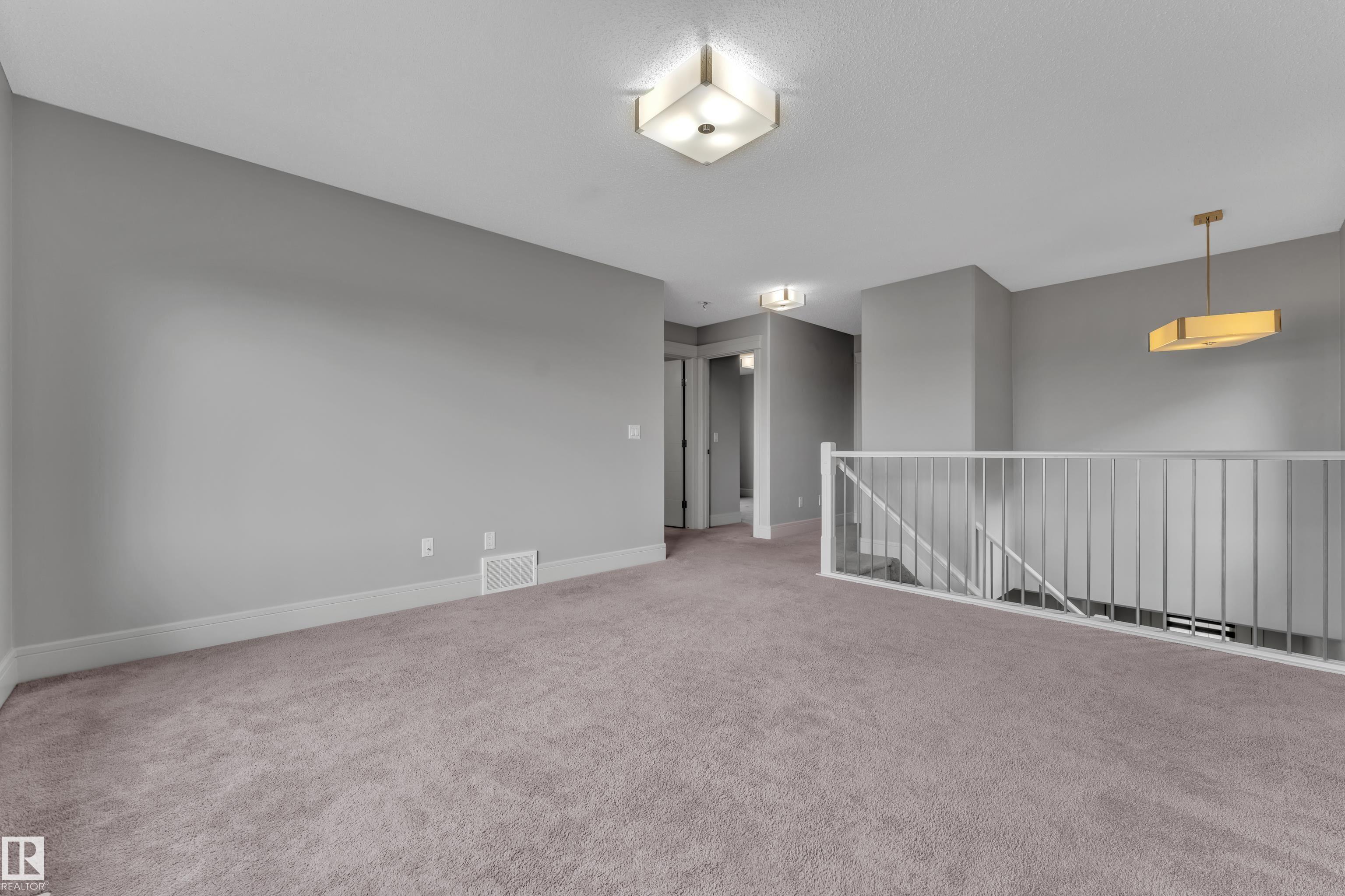 https://zimg.paragon.ice.com/ParagonImages/Property/PM/RAE/225398332/22/0/0/eed5db6e50de710a0dd464fe7e0c42dc/1/9721f58f35395e9fd643d5d28673c232/225398332-34ba396b-2058-44b7-b792-af436816221e.JPG