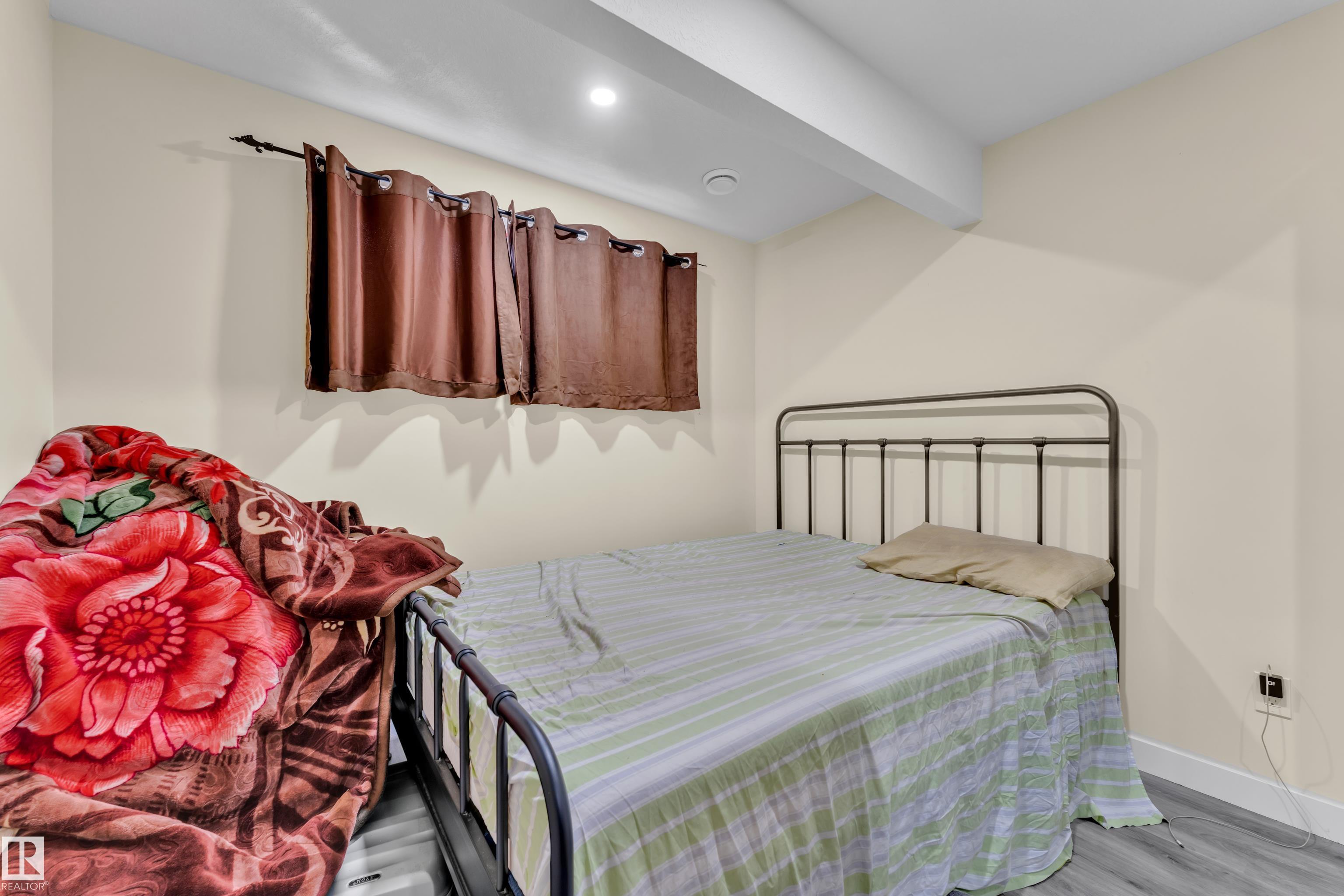 https://zimg.paragon.ice.com/ParagonImages/Property/PM/RAE/225398332/38/0/0/ecc598465a86d67435fd59291fecc36e/1/9721f58f35395e9fd643d5d28673c232/225398332-3b3308bf-b5f9-45dc-afd6-cf80c7b4b160.JPG