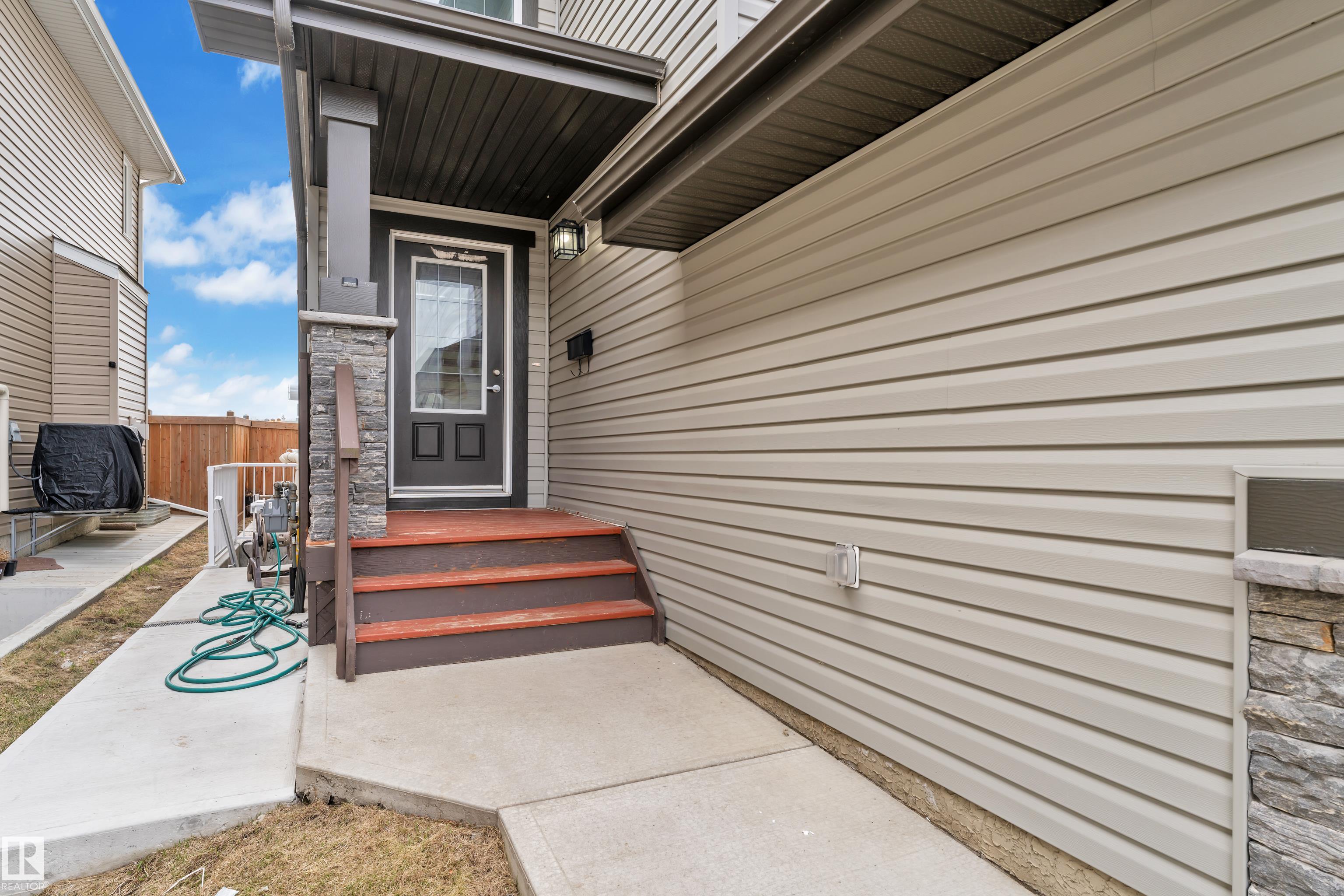 Picture for 3363 13 AV NW
