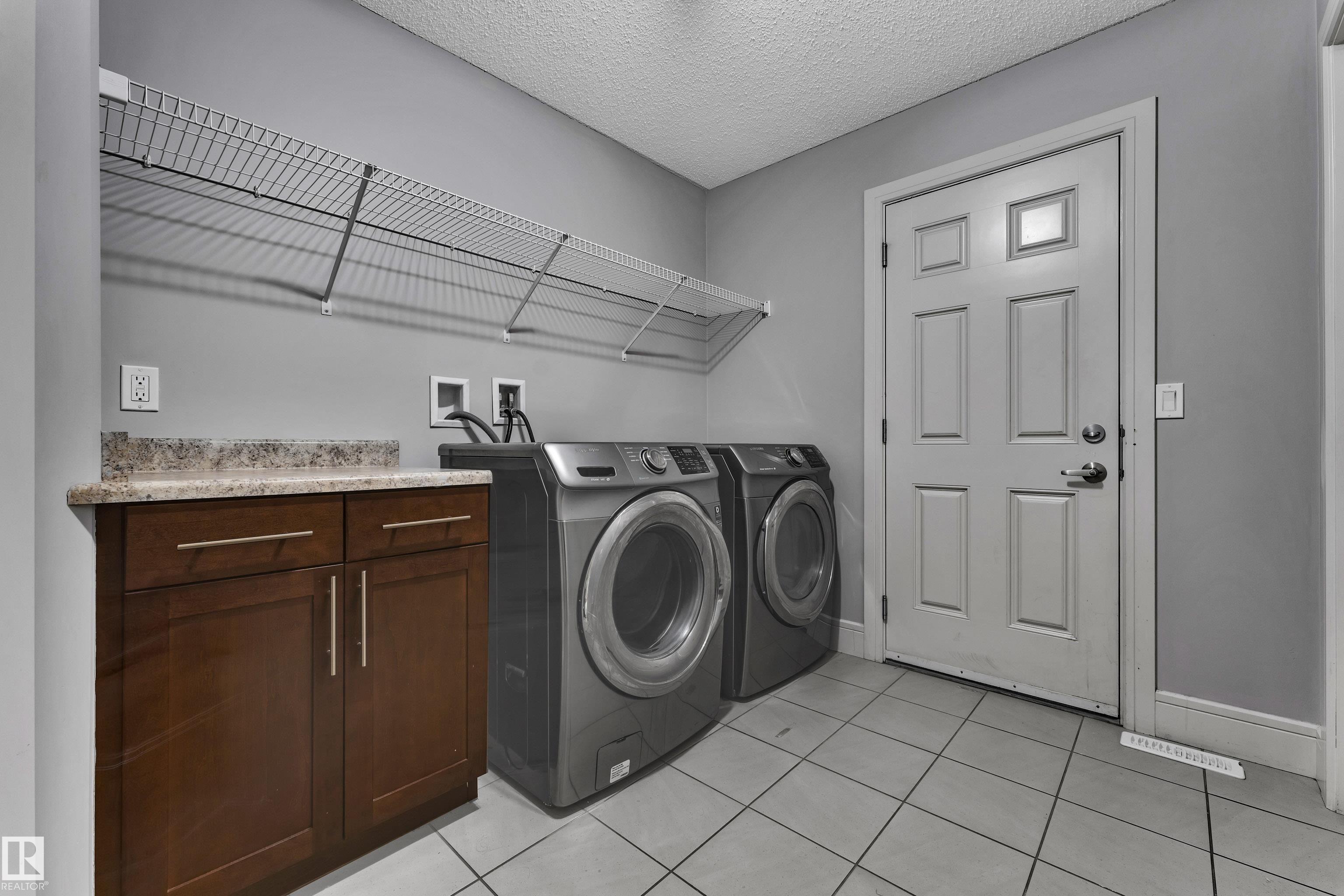 https://zimg.paragon.ice.com/ParagonImages/Property/PM/RAE/225398332/9/0/0/1a1cc5f410b0dc5c7631406282c77f3e/1/9721f58f35395e9fd643d5d28673c232/225398332-add1cd59-a5da-4391-8c7e-abd80704acbf.JPG