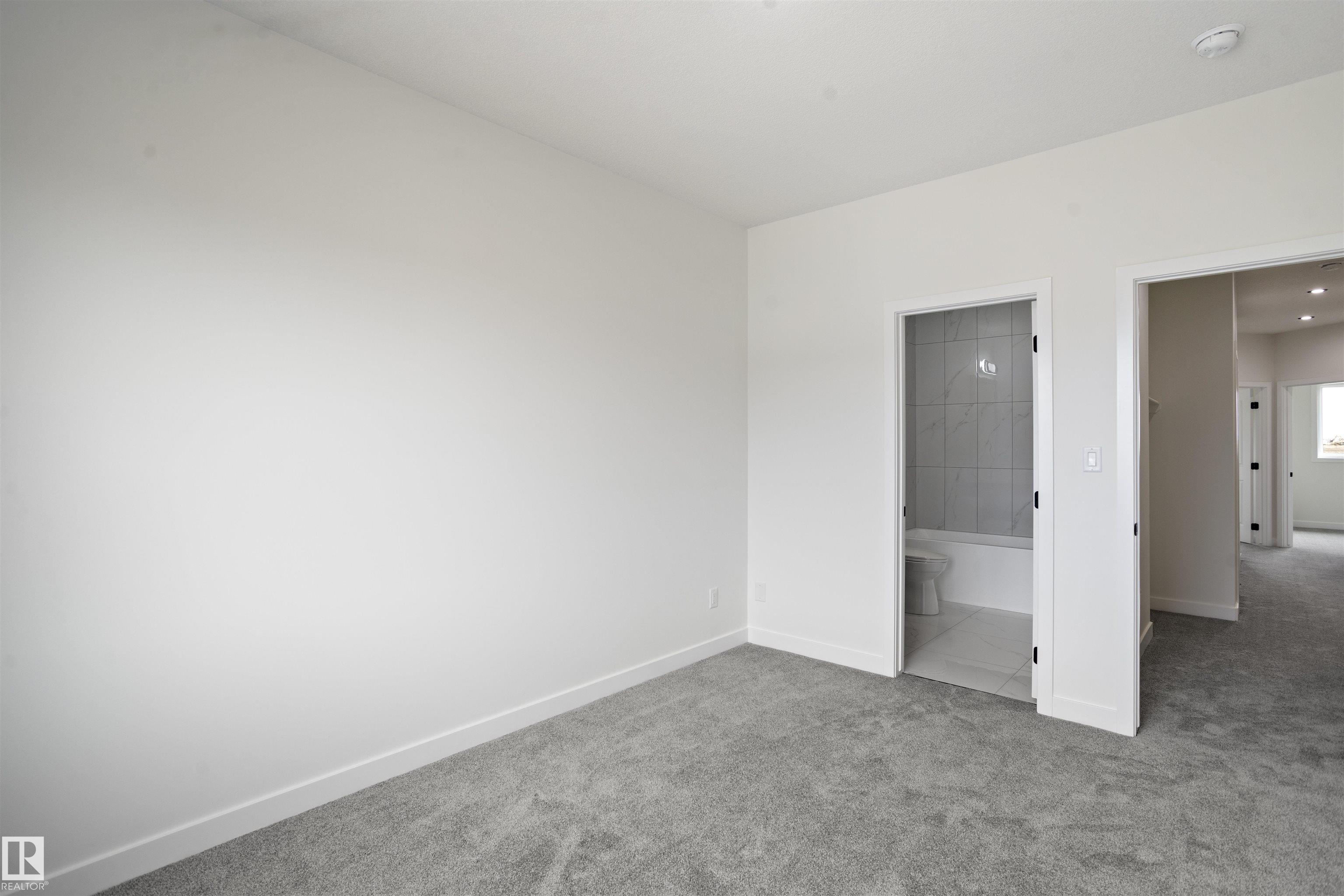 https://zimg.paragon.ice.com/ParagonImages/Property/PM/RAE/225398335/30/0/0/0f0e35a61b9eaa535c450404d1b34cde/1/f2bf2e5007a31aaba1d17b87b61c095b/225398335-43d96118-1a63-42a0-8ba7-ef430ef4ea3a.JPG