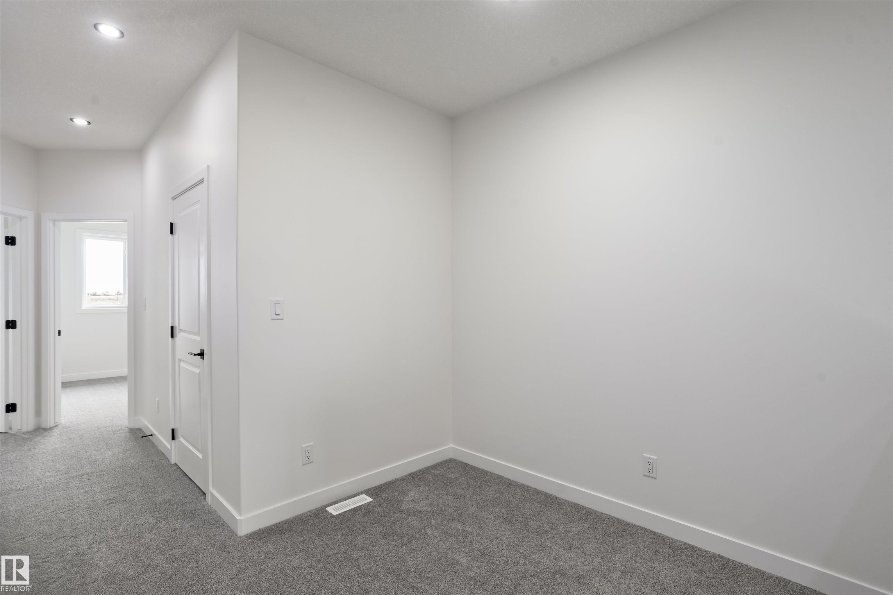https://zimg.paragon.ice.com/ParagonImages/Property/PM/RAE/225398335/33/0/0/162e07b1644900599ce166418882f2fe/1/f2bf2e5007a31aaba1d17b87b61c095b/225398335-5509db22-7869-4283-a176-ffbd30e28cac.JPG