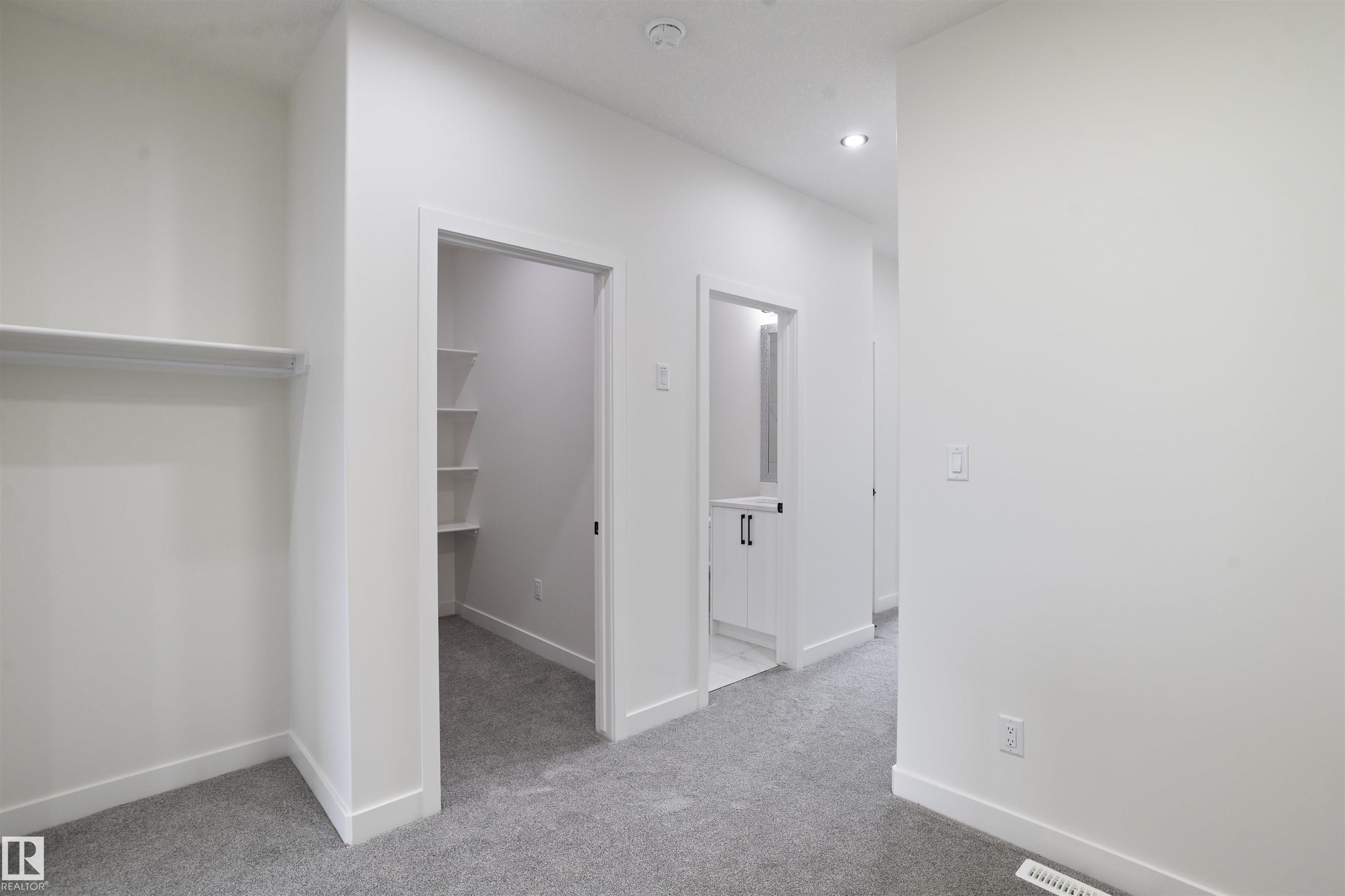 https://zimg.paragon.ice.com/ParagonImages/Property/PM/RAE/225398335/34/0/0/40b44026e42057753548a6ef8e843a9b/1/f2bf2e5007a31aaba1d17b87b61c095b/225398335-f73349c7-fcd6-4381-949d-87d2c62757a5.JPG