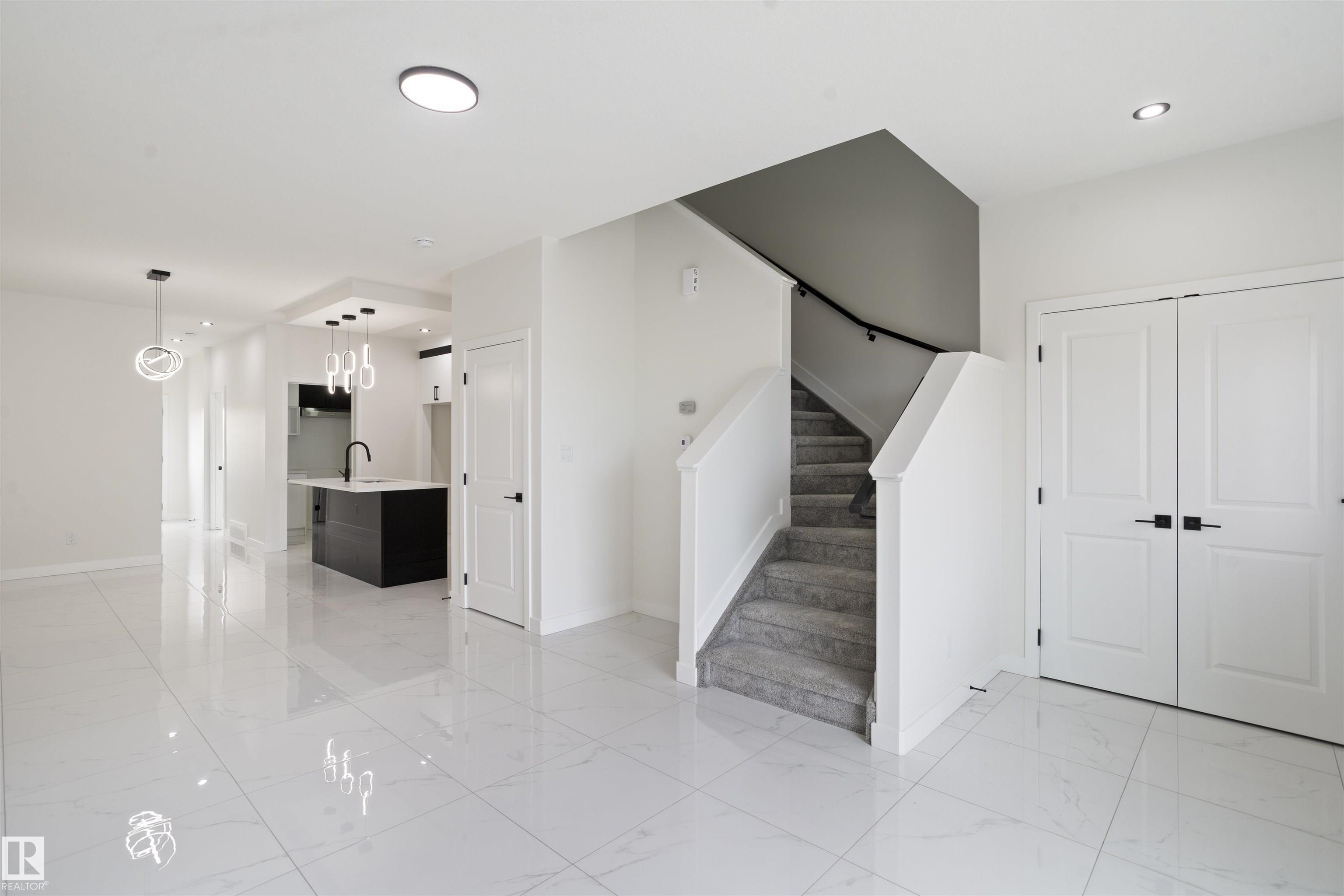 https://zimg.paragon.ice.com/ParagonImages/Property/PM/RAE/225398335/6/0/0/efac4c1acd3b171bcee90ac479629f47/1/f2bf2e5007a31aaba1d17b87b61c095b/225398335-7edecf49-1c43-4430-b497-f17bac771fb2.JPG