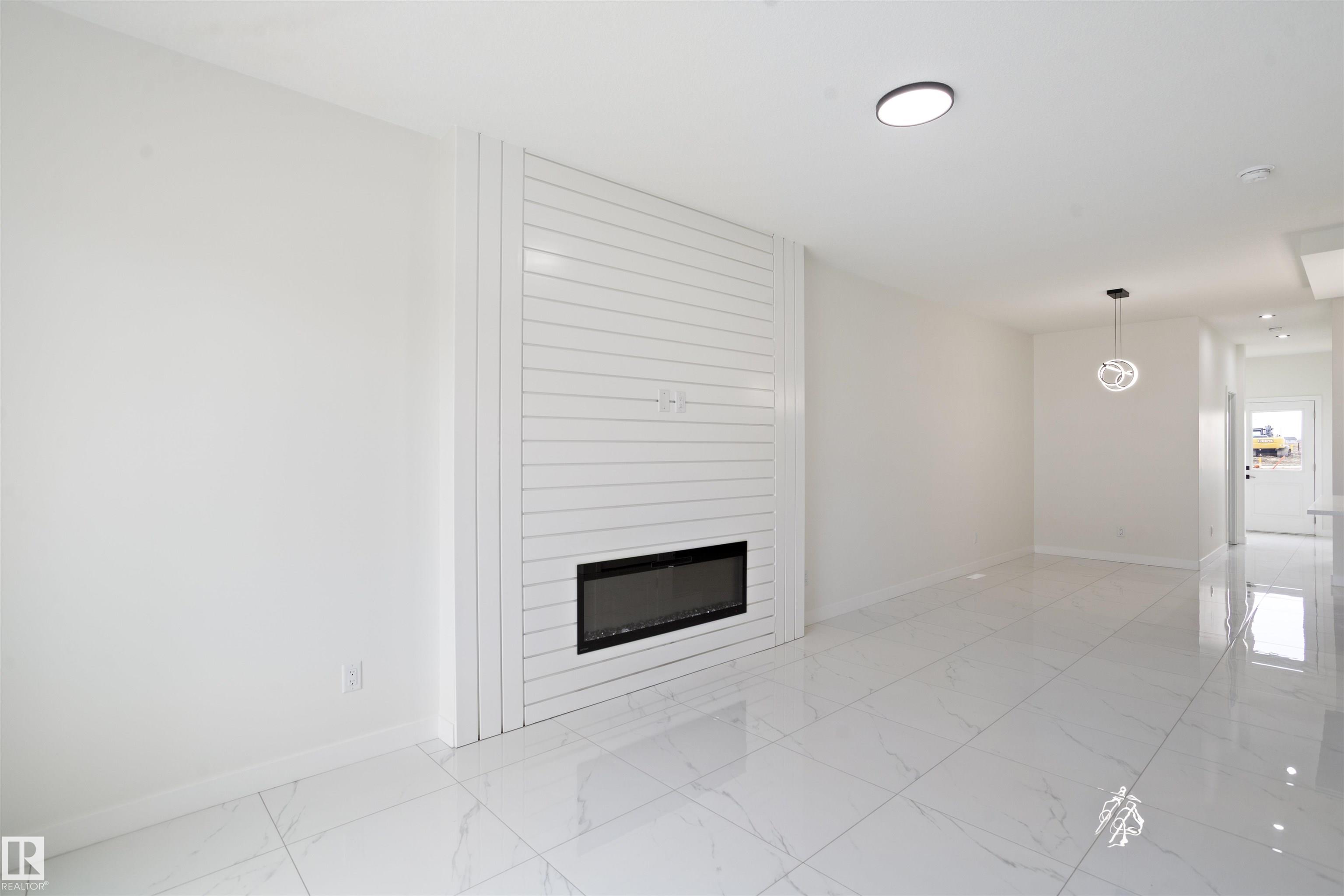 https://zimg.paragon.ice.com/ParagonImages/Property/PM/RAE/225398335/7/0/0/3ca1a641bb00b4f9a204823f68bd64fb/1/f2bf2e5007a31aaba1d17b87b61c095b/225398335-aa48be19-b46c-4cc0-9cbb-1f737448a217.JPG