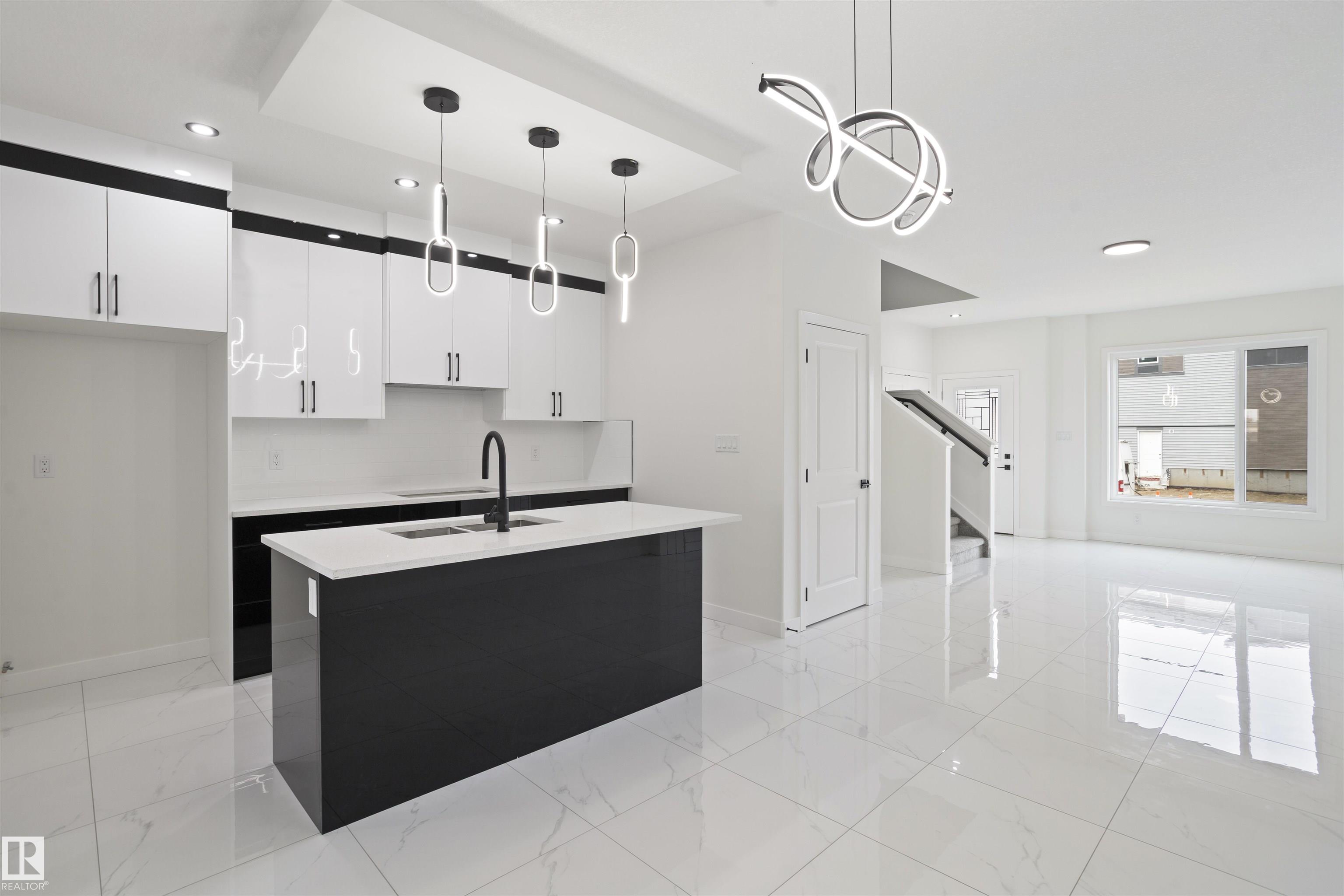 https://zimg.paragon.ice.com/ParagonImages/Property/PM/RAE/225398335/9/0/0/67e15a770ad98b6e8405fb579617dbcf/1/f2bf2e5007a31aaba1d17b87b61c095b/225398335-ba63ce66-5bd6-4b56-9559-3f477d51b2a3.JPG