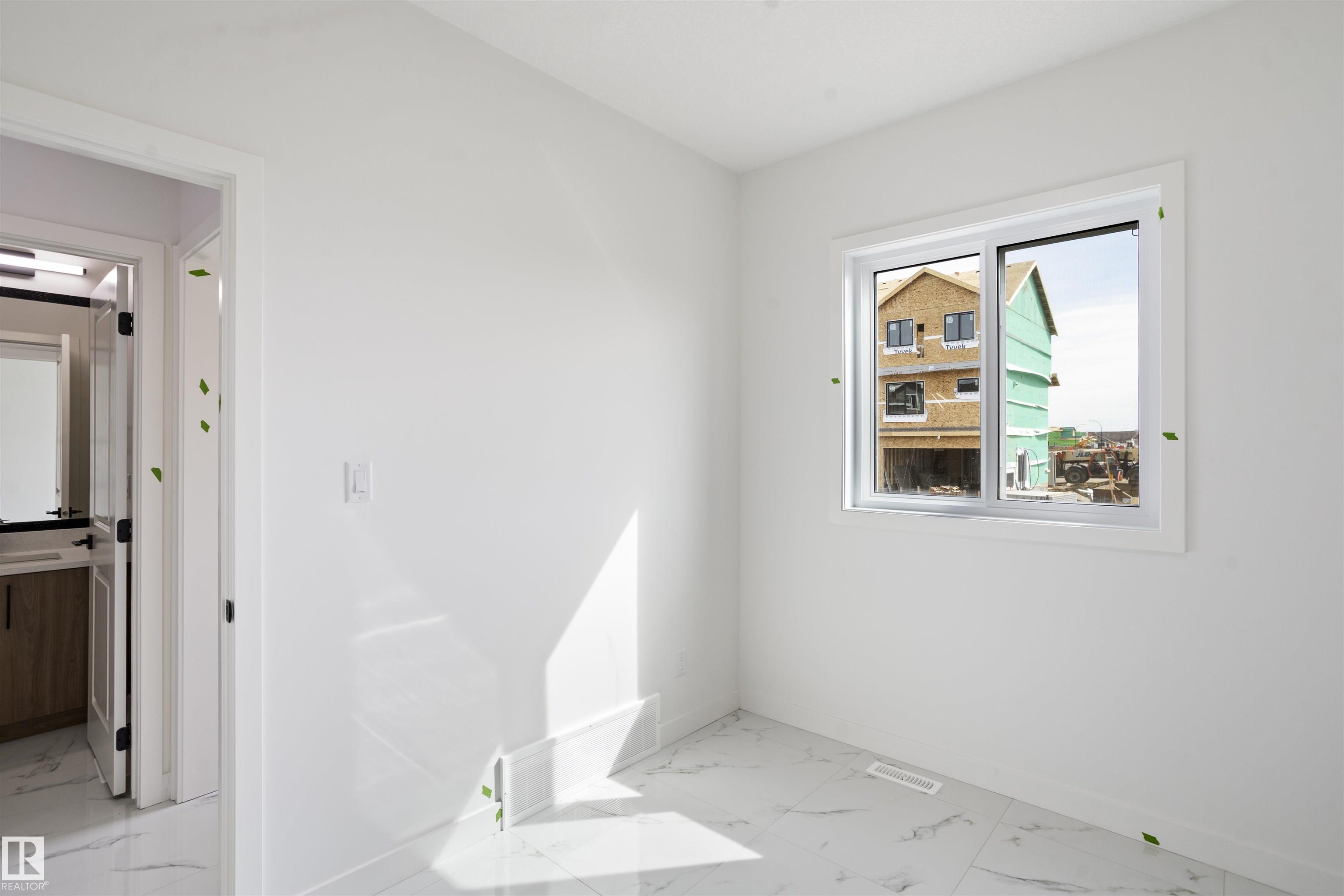 https://zimg.paragon.ice.com/ParagonImages/Property/PM/RAE/225398336/23/0/0/c09fd630026eeb33dc25e53a1b5127ad/1/7eb930d92084d5d21f410cebc9ee4379/225398336-b9d0f855-e90d-406c-a634-98f3e8cece8f.JPG