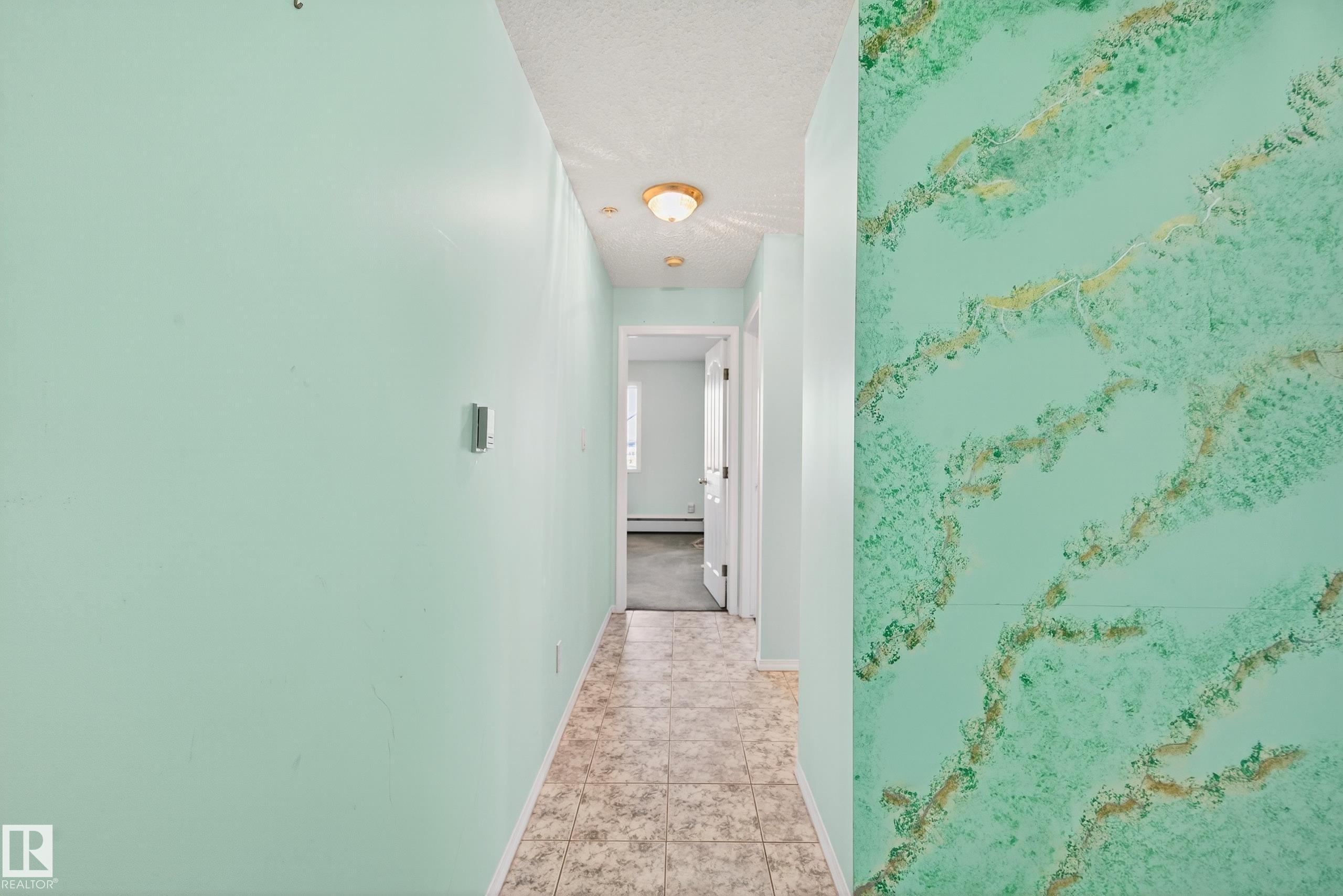https://zimg.paragon.ice.com/ParagonImages/Property/PM/RAE/225398344/39/0/0/23554496a70cbf114fc07d992aef4888/1/39d693f7d6c05066a168696599dfdd07/225398344-68D55FA7-CA75-4778-95A2-C83192F770BD.JPG