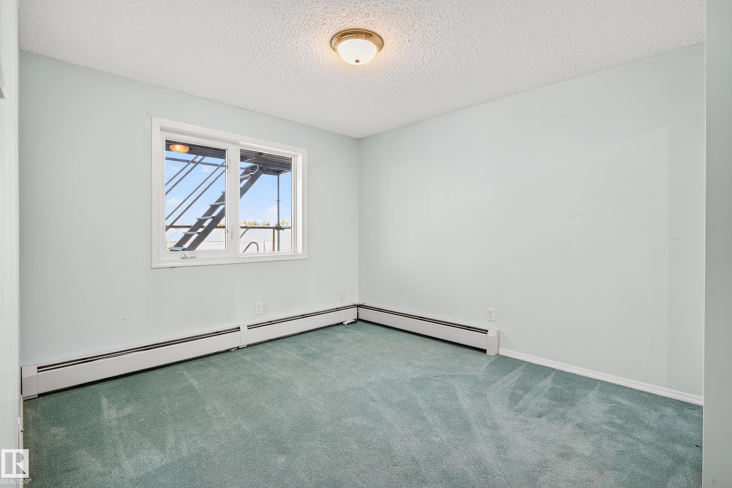 https://zimg.paragon.ice.com/ParagonImages/Property/PM/RAE/225398344/44/0/0/468f35615e5d5d4d337c92c65654d3f0/1/39d693f7d6c05066a168696599dfdd07/225398344-71B085D7-07BB-42A7-8951-D668FD6F326C.JPG